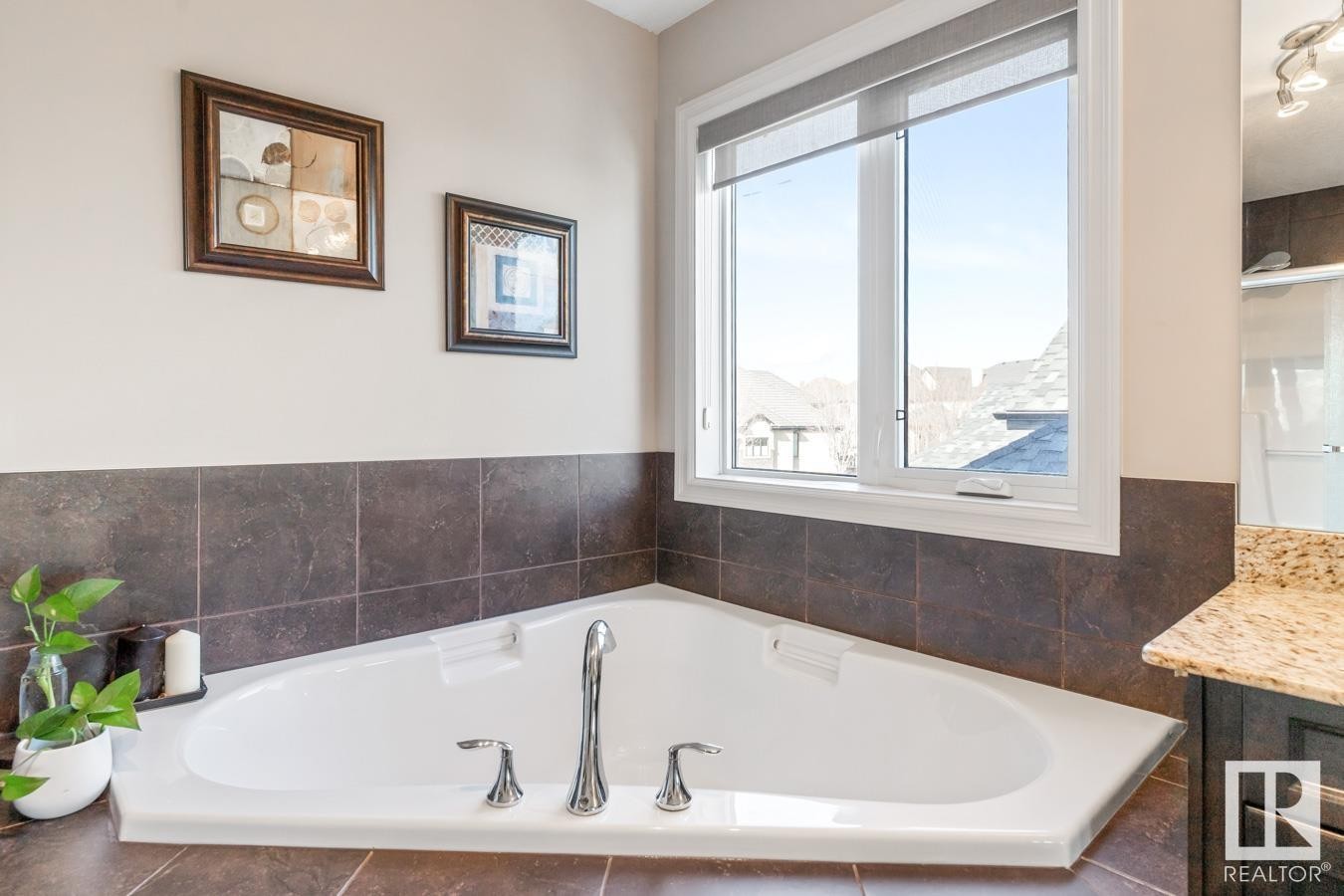 












2043 CAMERON RAVINE Way

,
Edmonton,




AB
T6M 0L2

