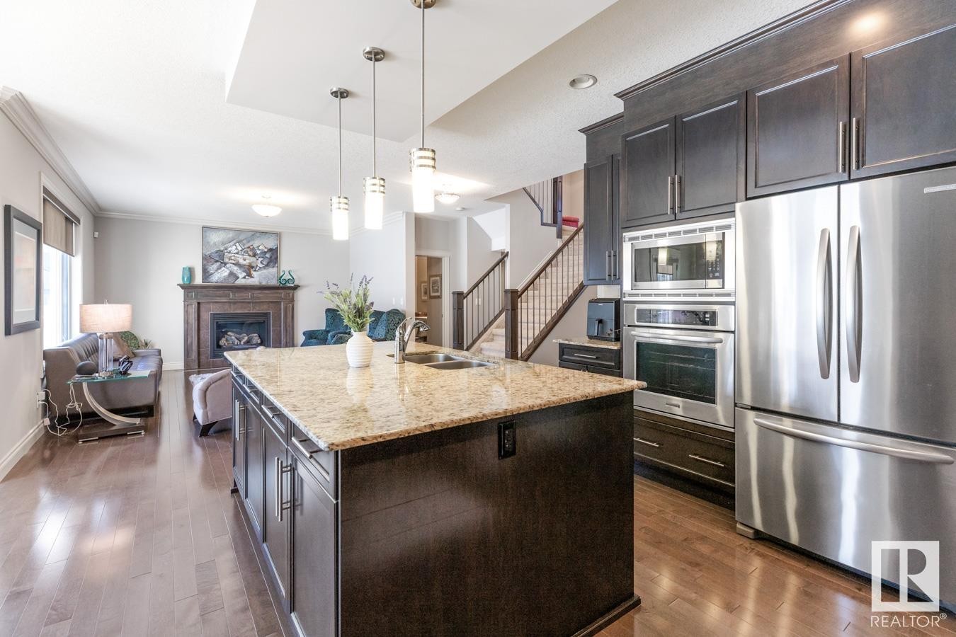 












2043 CAMERON RAVINE Way

,
Edmonton,




AB
T6M 0L2

