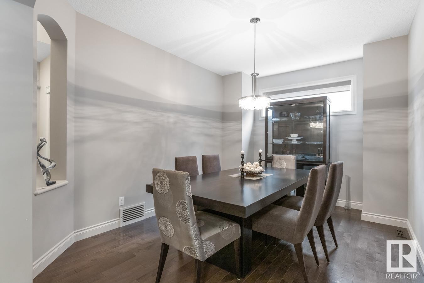 












2043 CAMERON RAVINE Way

,
Edmonton,




AB
T6M 0L2

