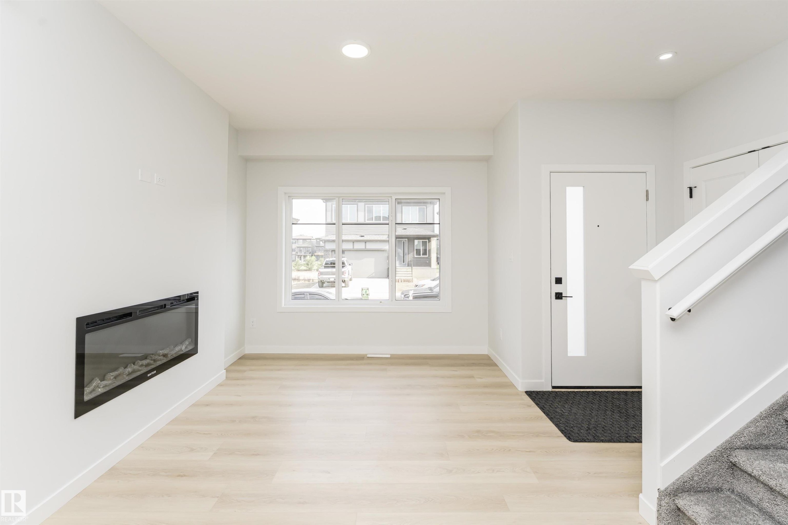 












6397 King Wynd

,
Edmonton,




AB
T6W 5J3

