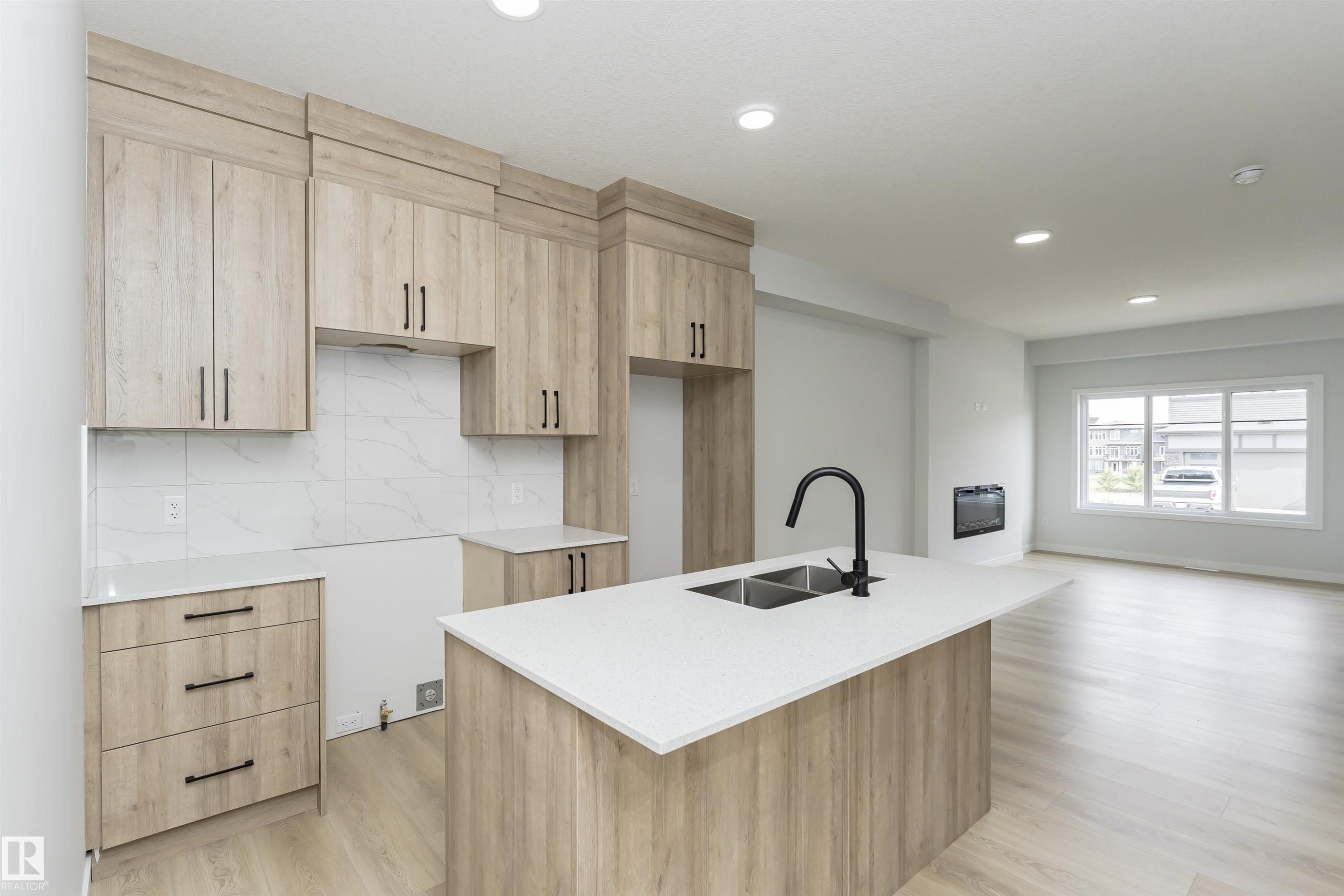 












6397 King Wynd

,
Edmonton,




AB
T6W 5J3

