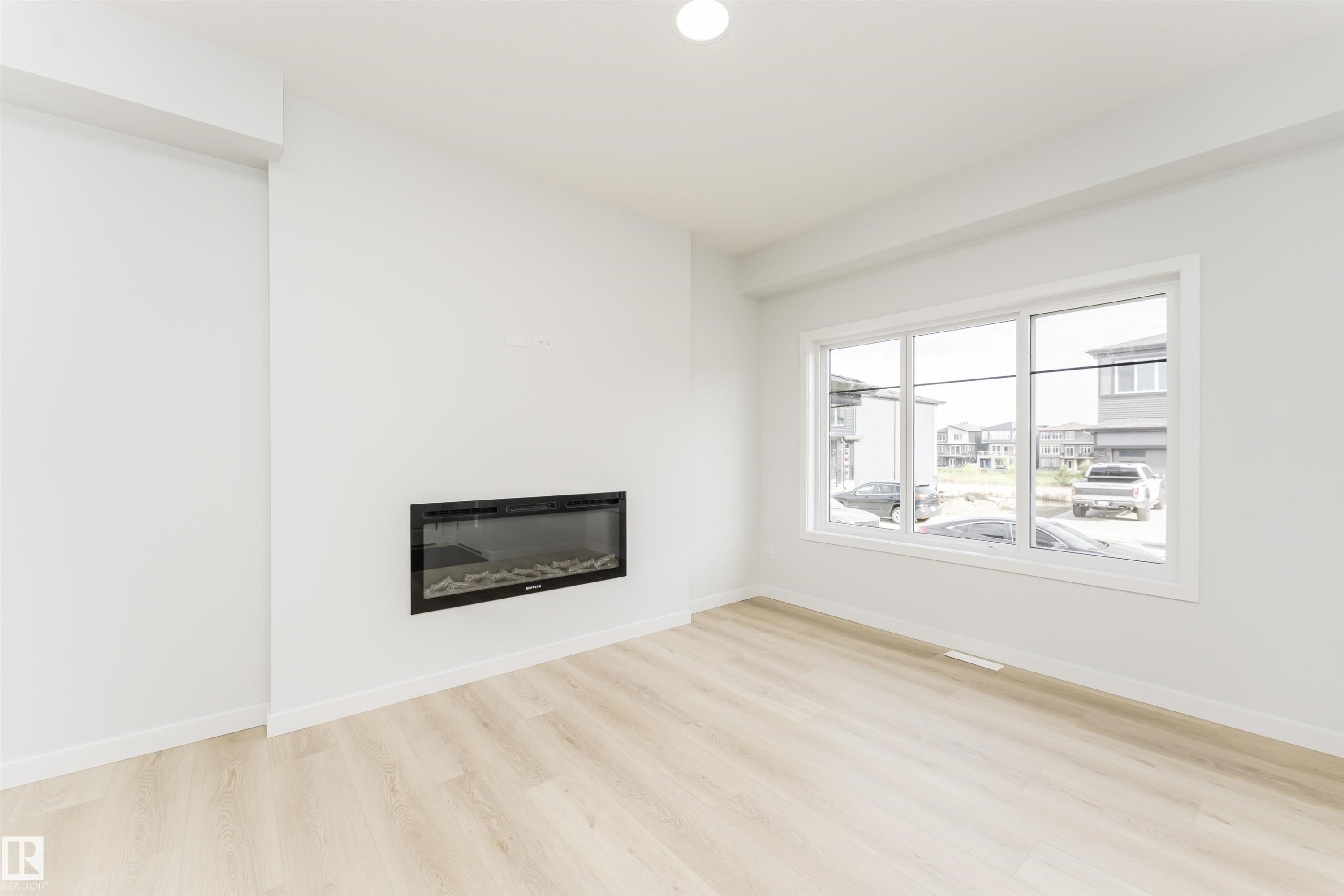 












6397 King Wynd

,
Edmonton,




AB
T6W 5J3

