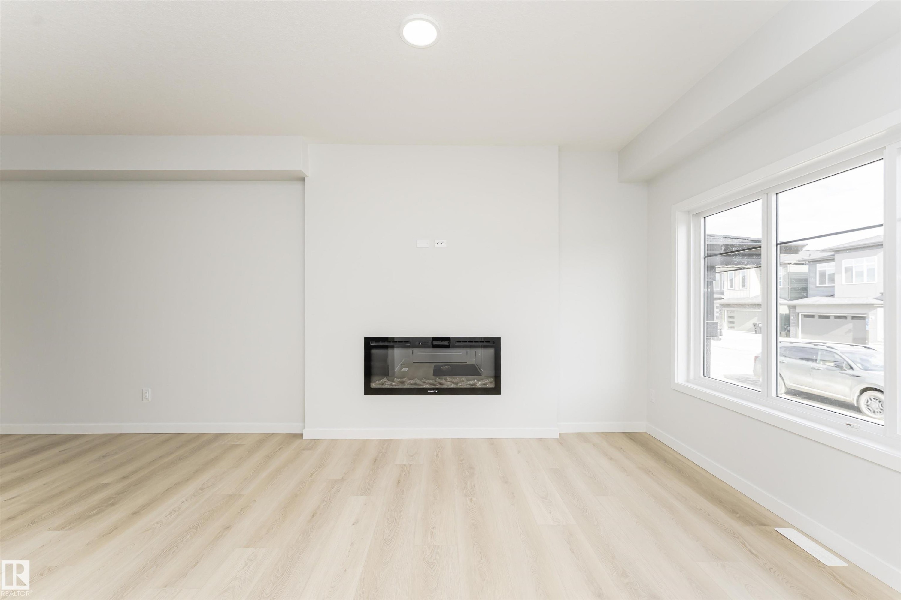 












6397 King Wynd

,
Edmonton,




AB
T6W 5J3

