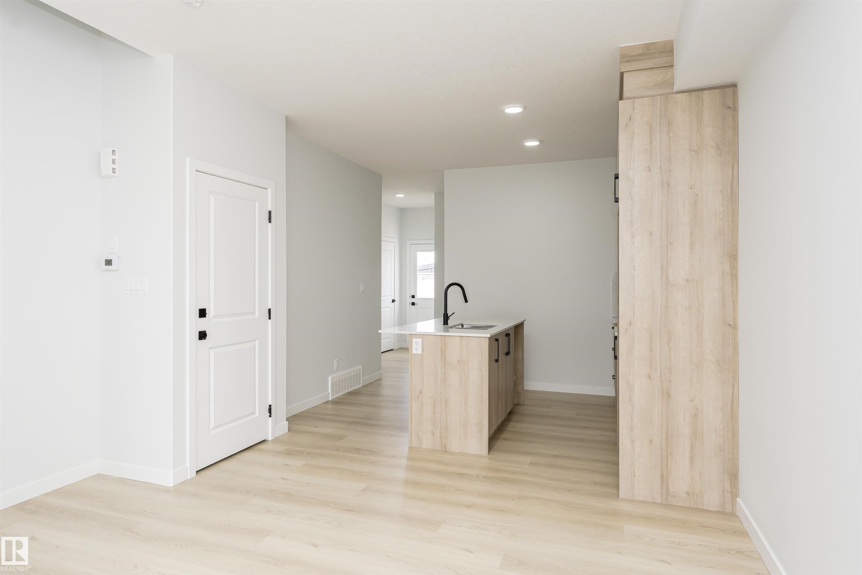 












6397 King Wynd

,
Edmonton,




AB
T6W 5J3

