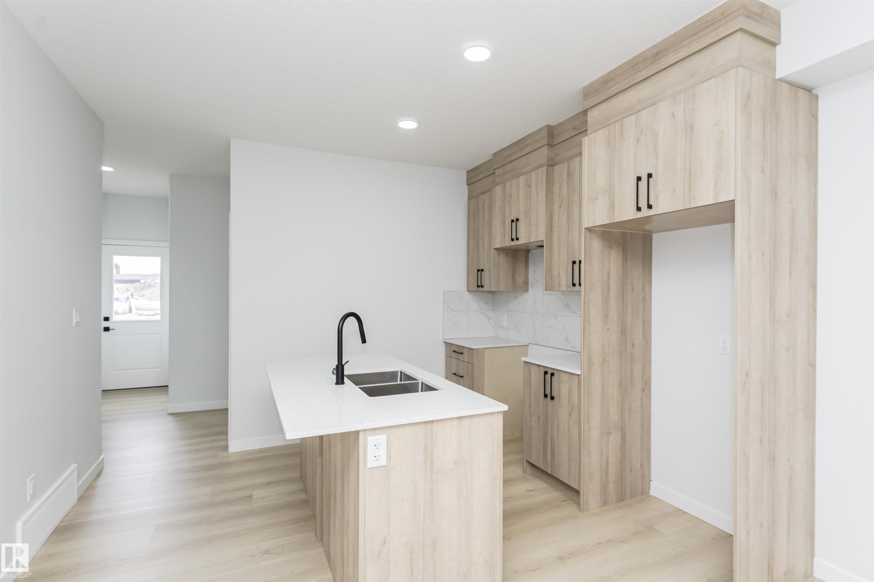 












6397 King Wynd

,
Edmonton,




AB
T6W 5J3

