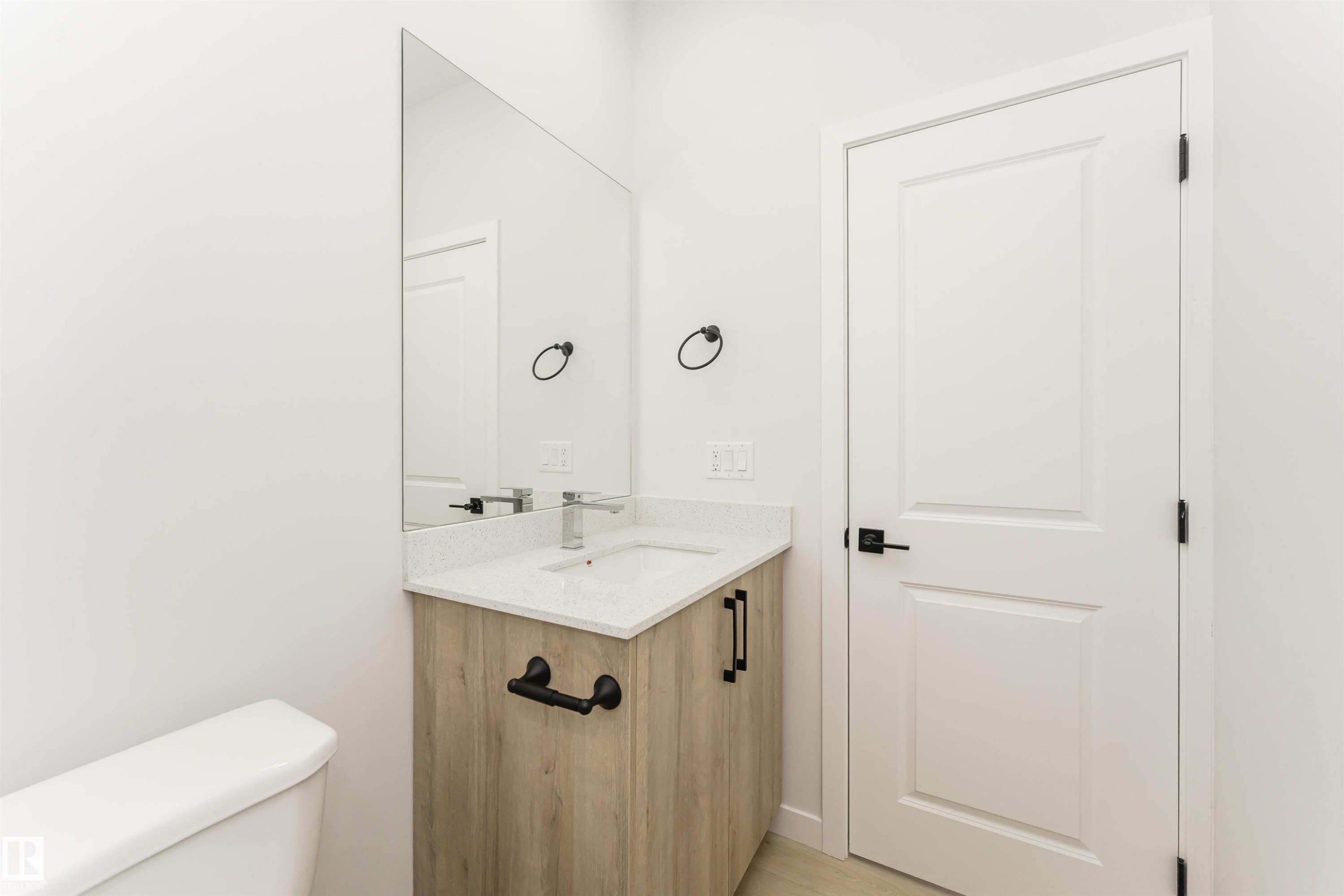 












6397 King Wynd

,
Edmonton,




AB
T6W 5J3

