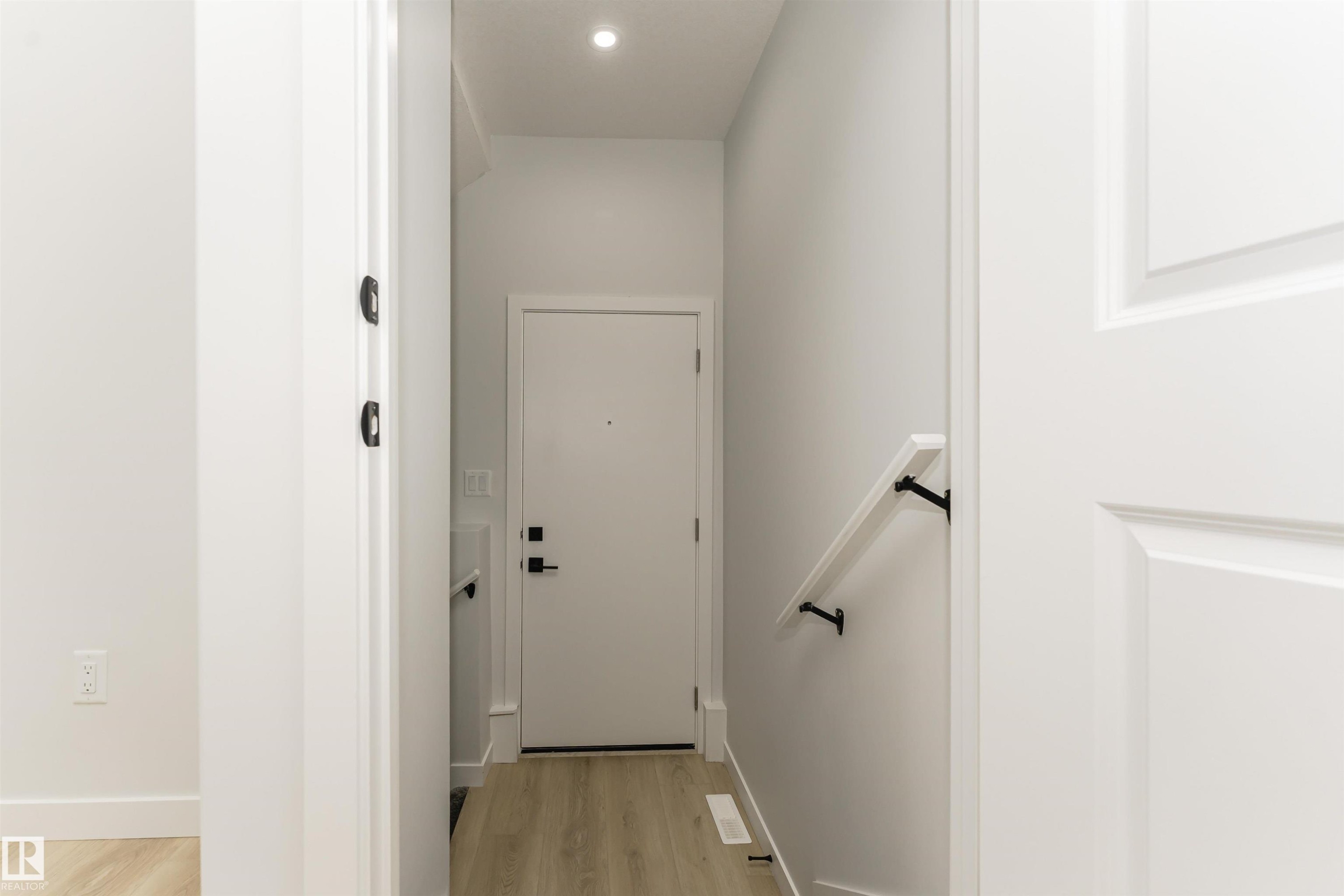 












6397 King Wynd

,
Edmonton,




AB
T6W 5J3

