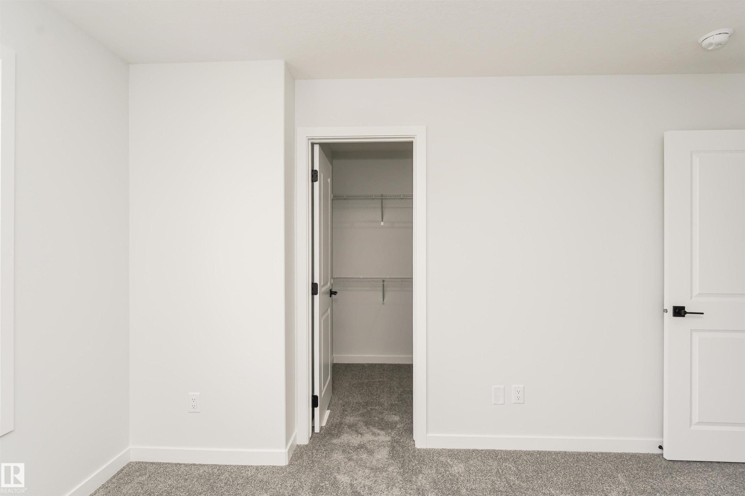 












6397 King Wynd

,
Edmonton,




AB
T6W 5J3

