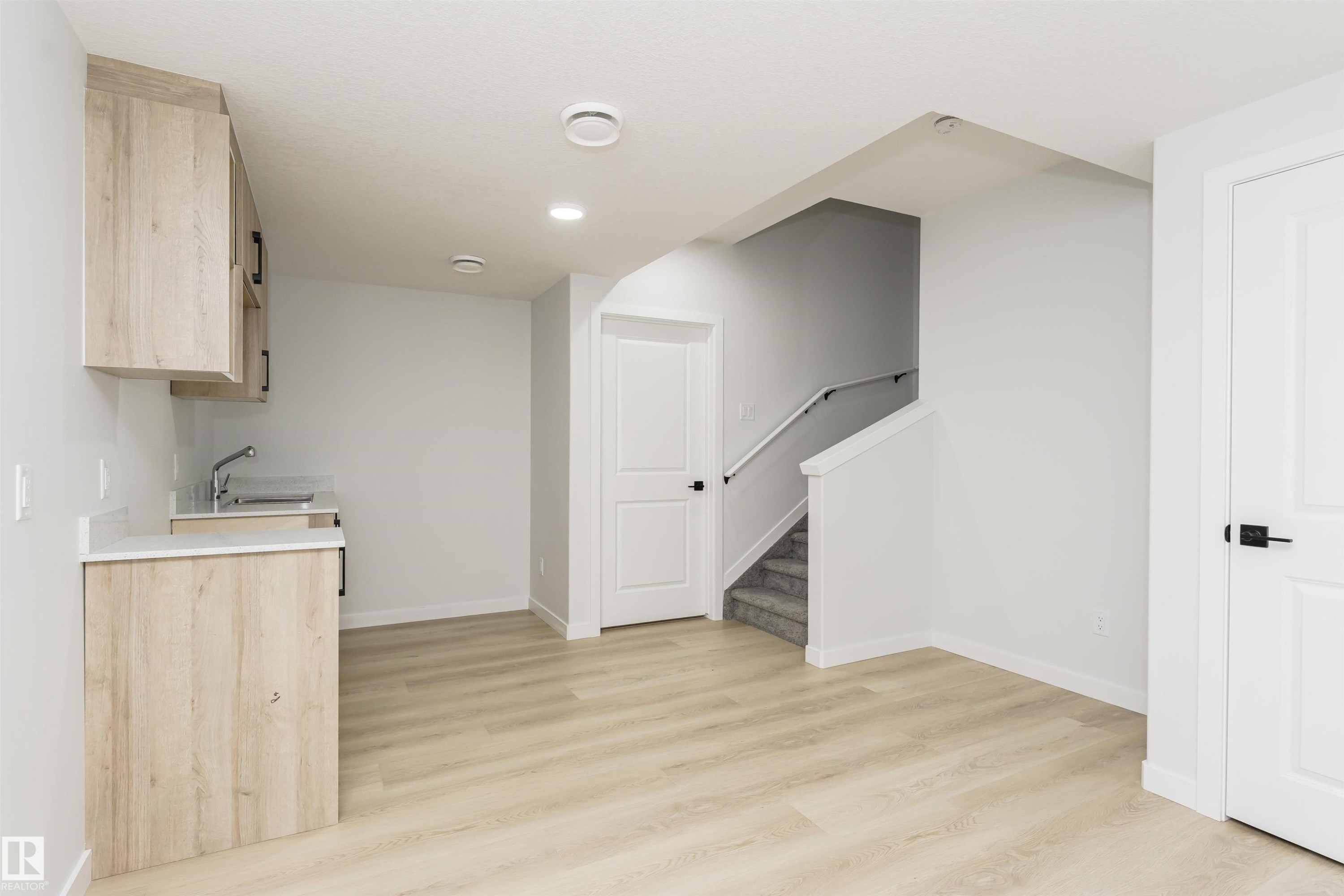 












6397 King Wynd

,
Edmonton,




AB
T6W 5J3

