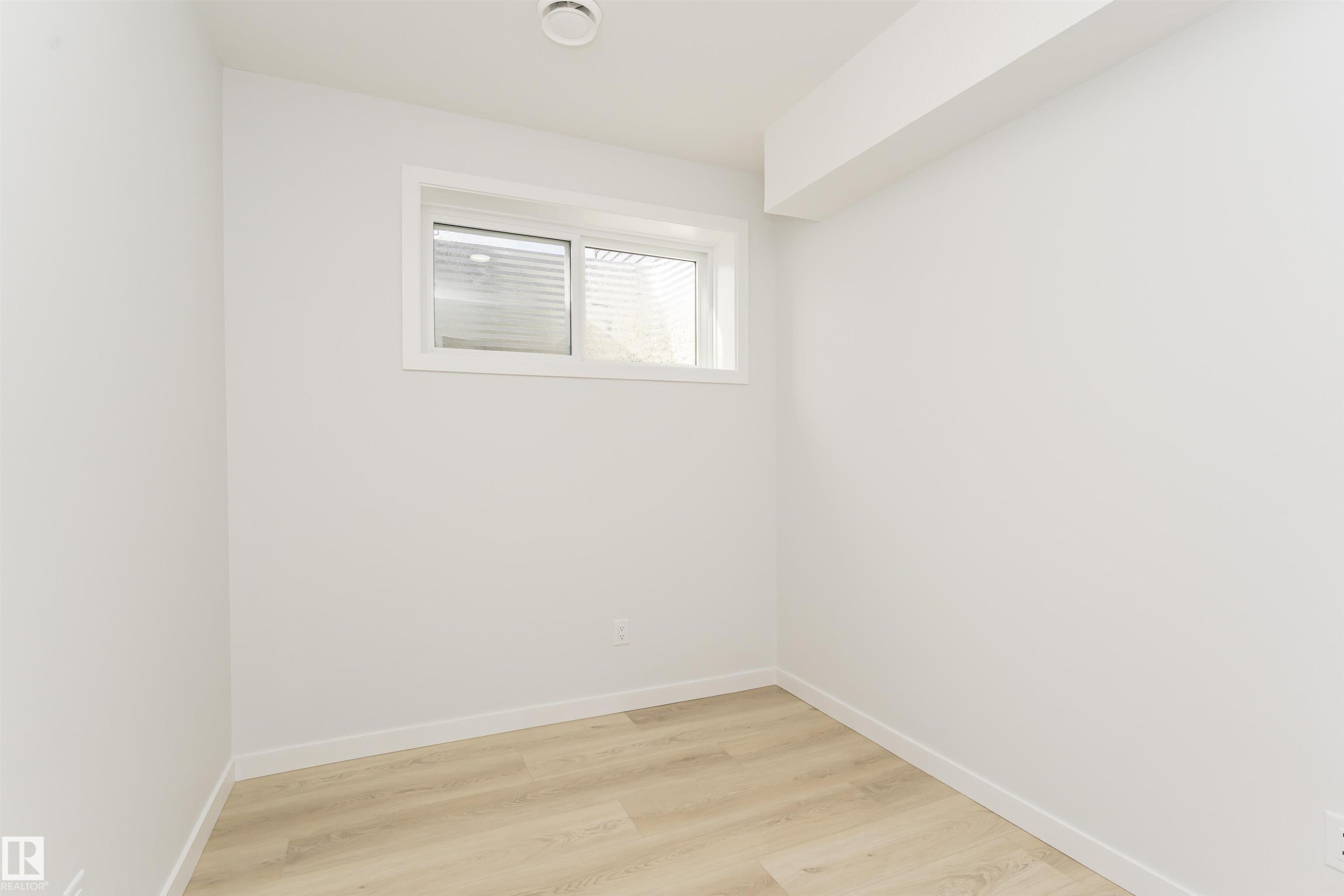 












6397 King Wynd

,
Edmonton,




AB
T6W 5J3

