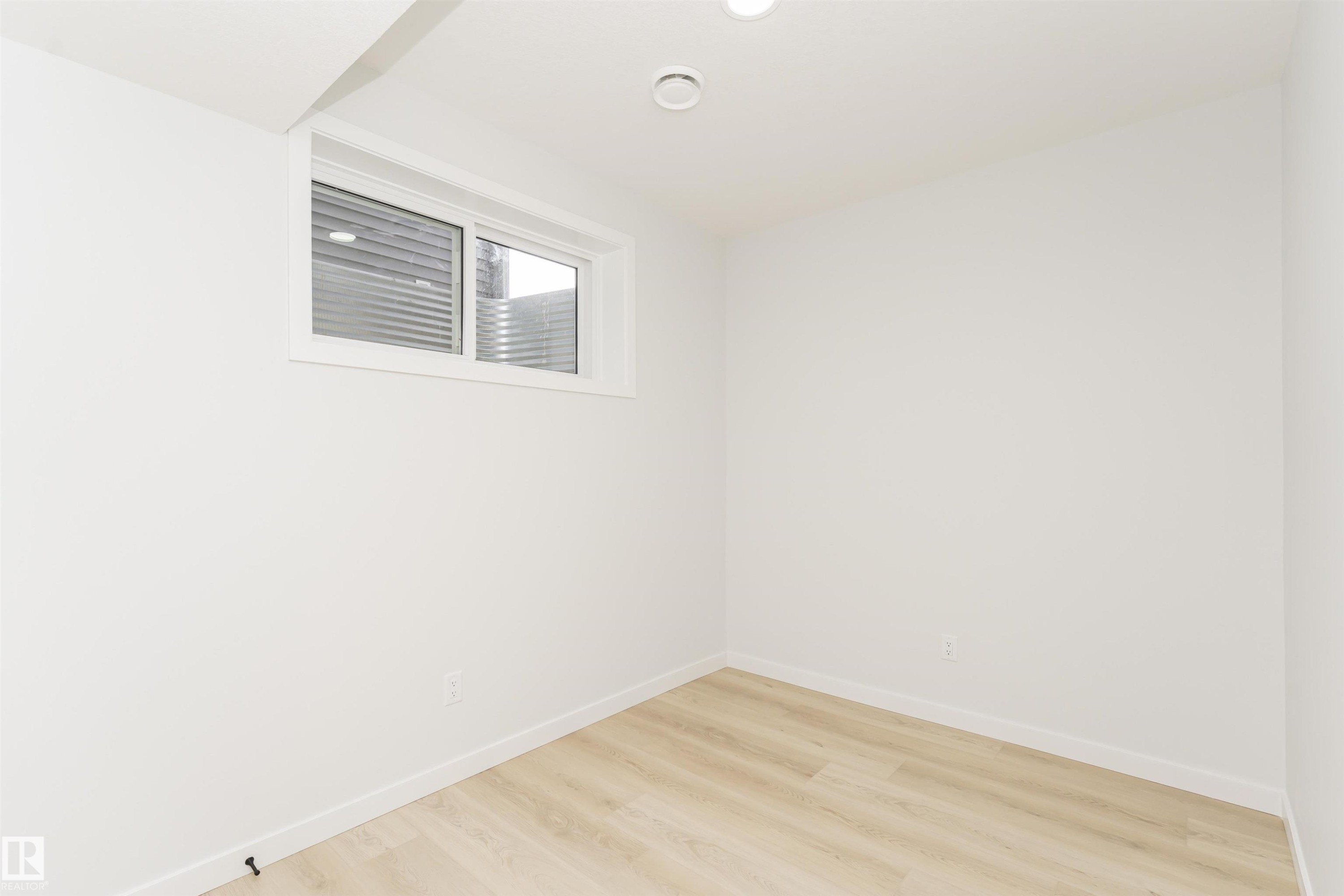 












6397 King Wynd

,
Edmonton,




AB
T6W 5J3

