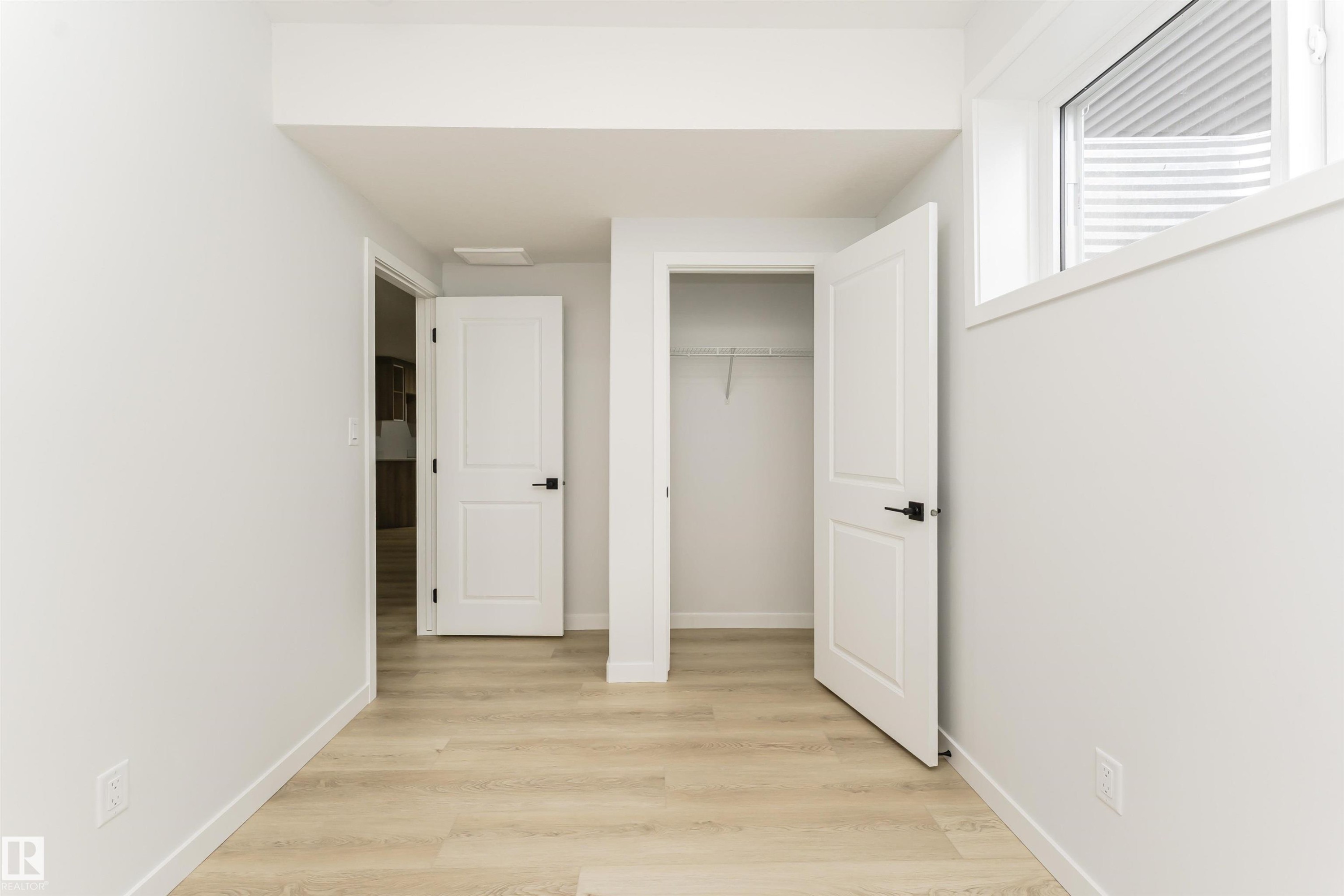 












6397 King Wynd

,
Edmonton,




AB
T6W 5J3

