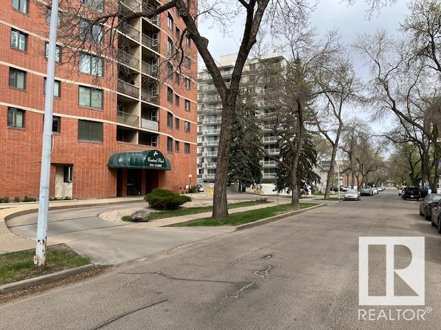 












905 9916 113 Street

,
Edmonton,




AB
T5K 2N3

