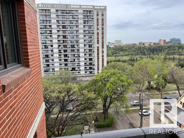 












905 9916 113 Street

,
Edmonton,




AB
T5K 2N3


