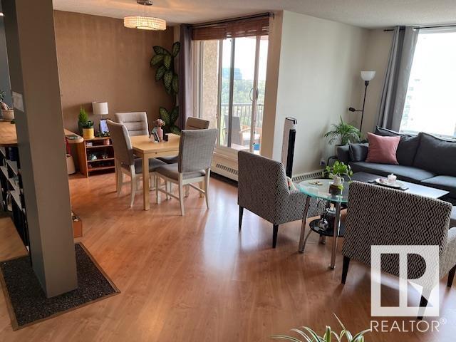 












905 9916 113 Street

,
Edmonton,




AB
T5K 2N3

