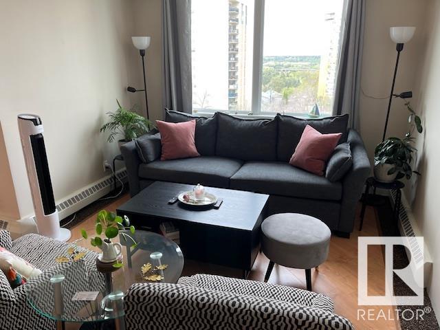 












905 9916 113 Street

,
Edmonton,




AB
T5K 2N3

