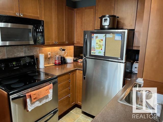 












905 9916 113 Street

,
Edmonton,




AB
T5K 2N3

