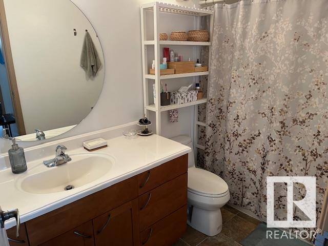 












905 9916 113 Street

,
Edmonton,




AB
T5K 2N3

