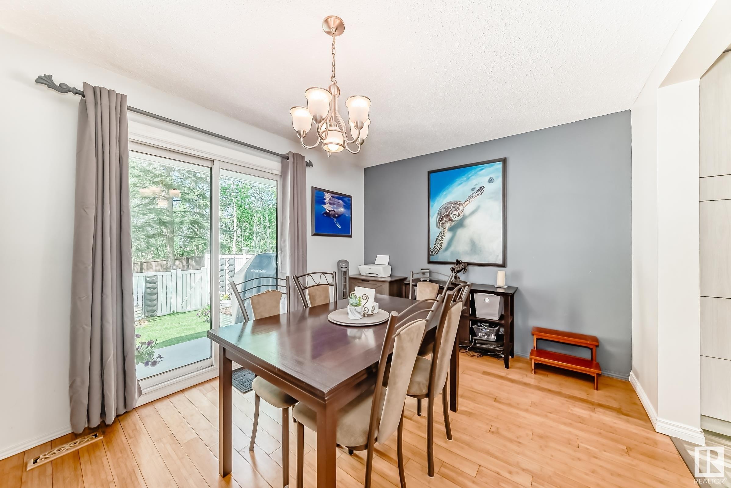 












33 GRANDIN WOODS

,
St. Albert,




AB
T8N 2Y4

