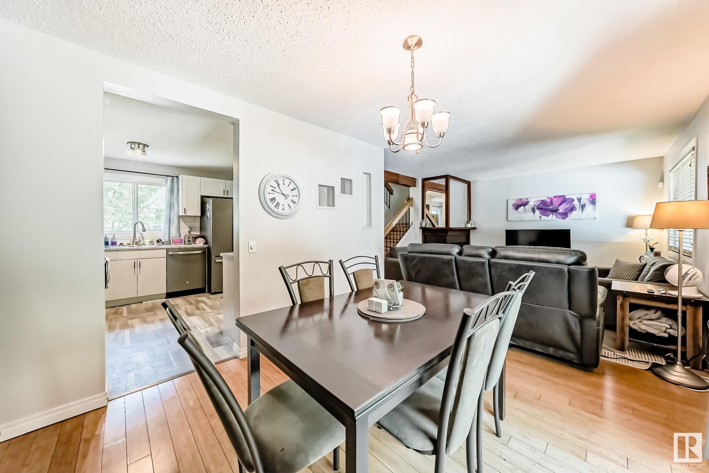 












33 GRANDIN WOODS

,
St. Albert,




AB
T8N 2Y4

