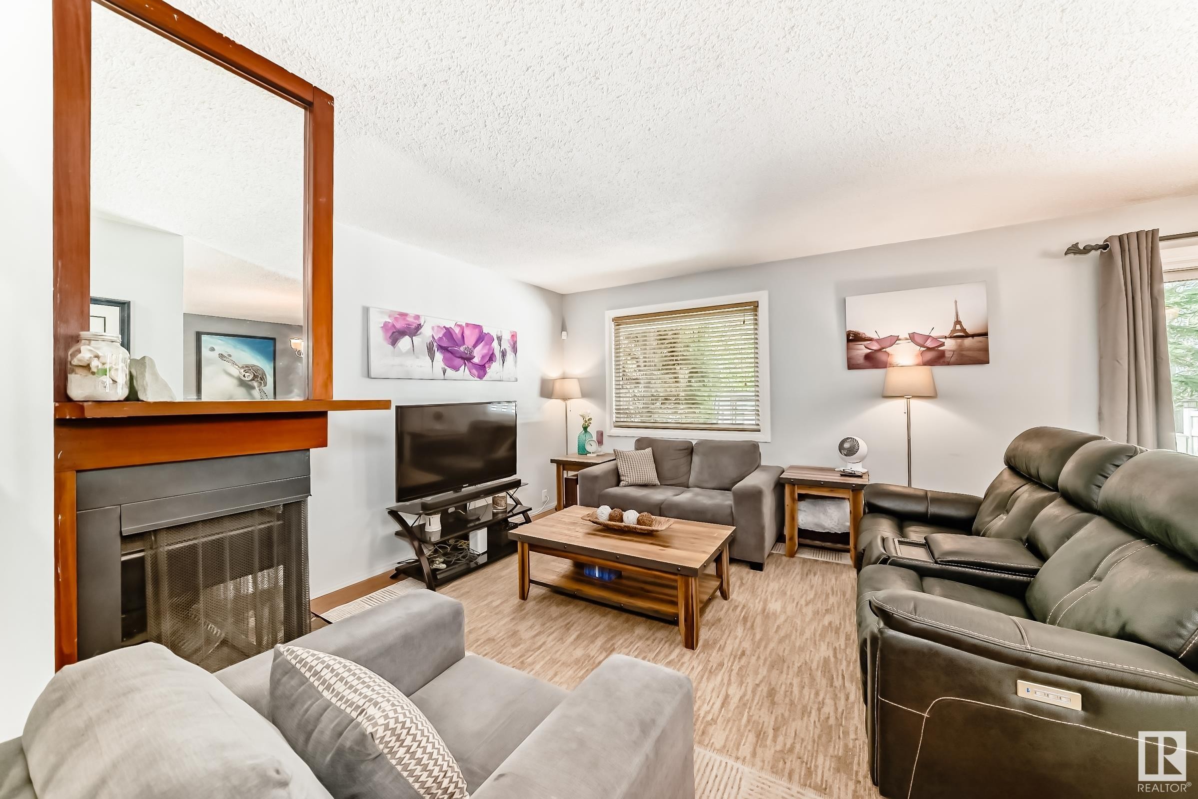 












33 GRANDIN WOODS

,
St. Albert,




AB
T8N 2Y4

