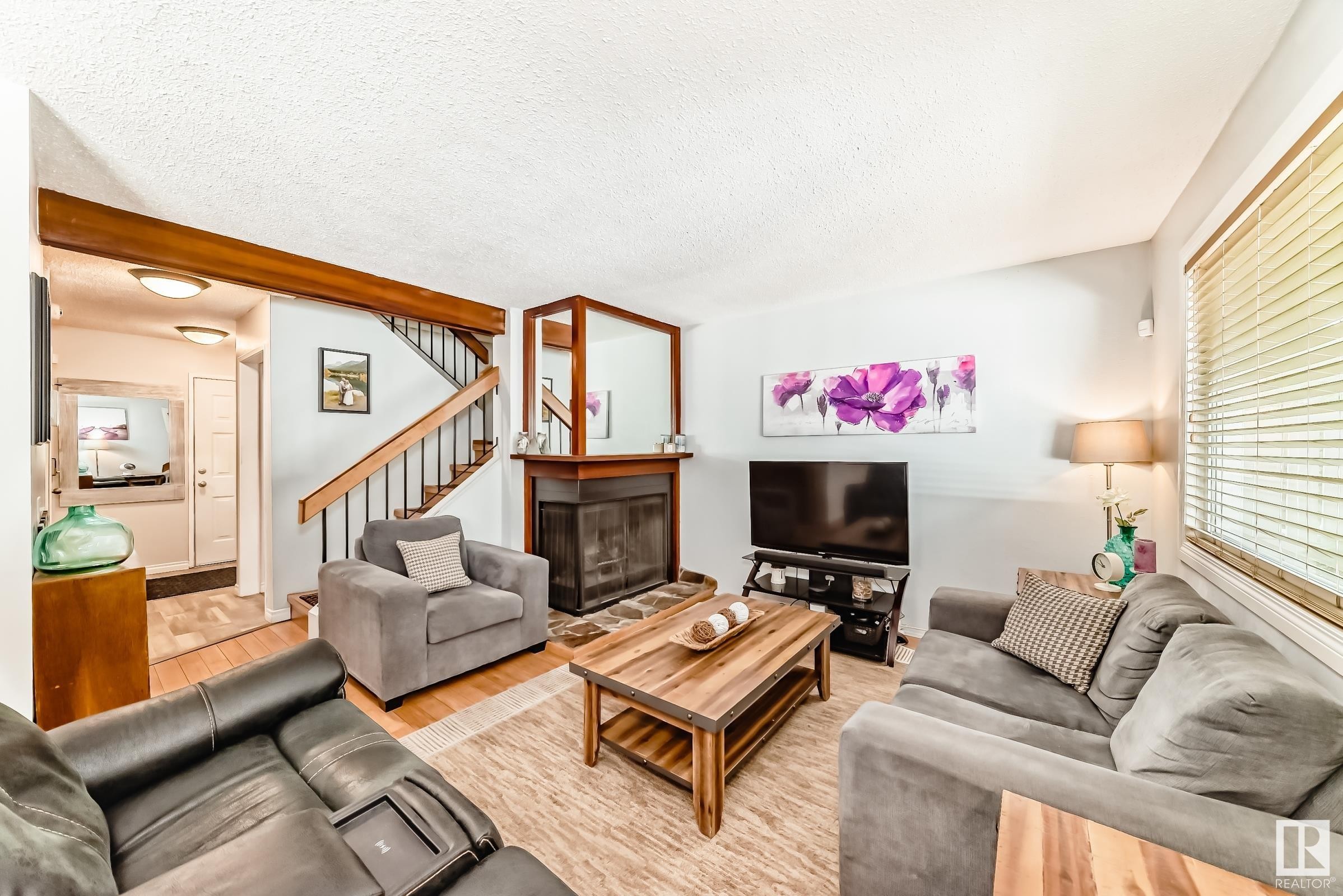 












33 GRANDIN WOODS

,
St. Albert,




AB
T8N 2Y4

