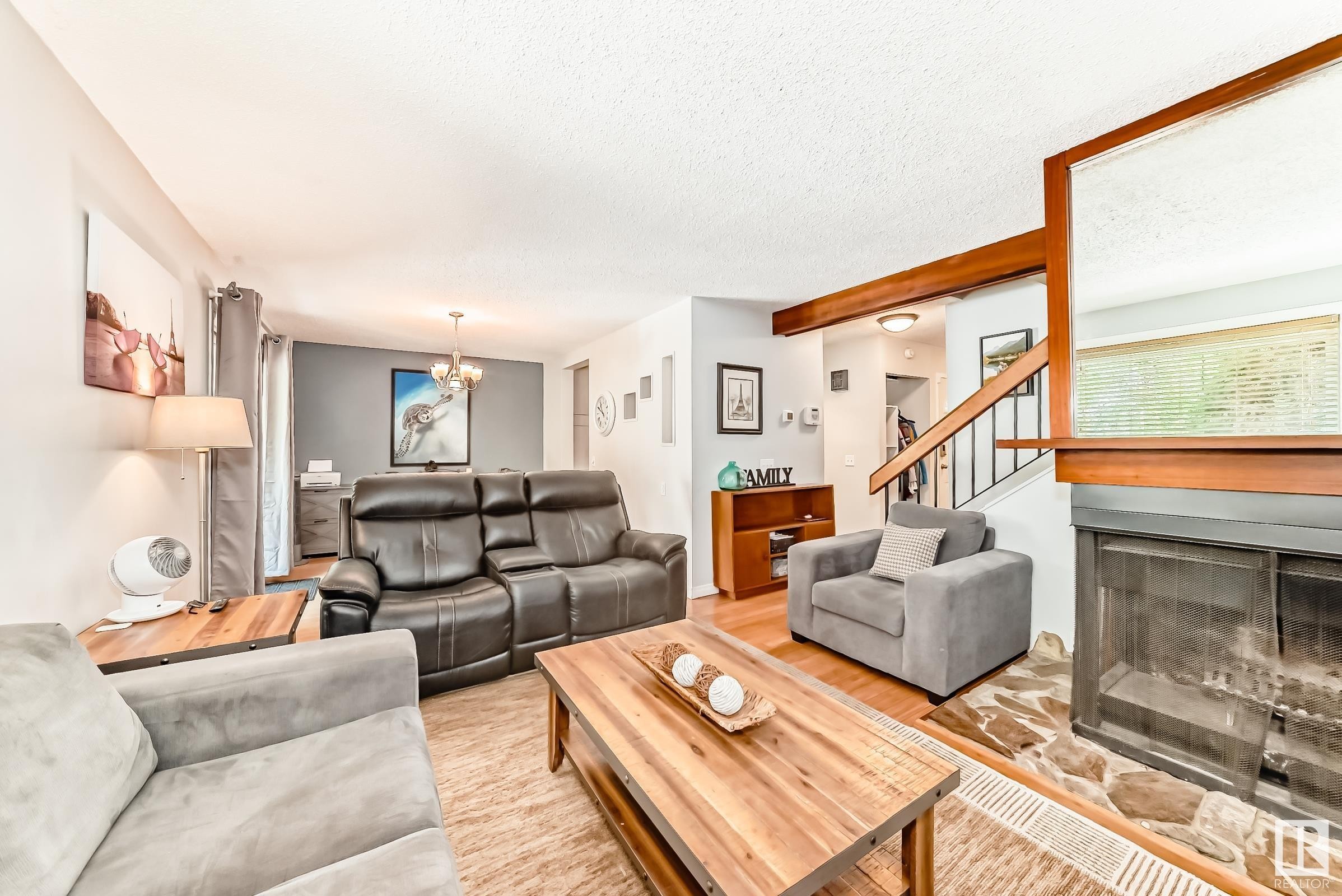












33 GRANDIN WOODS

,
St. Albert,




AB
T8N 2Y4

