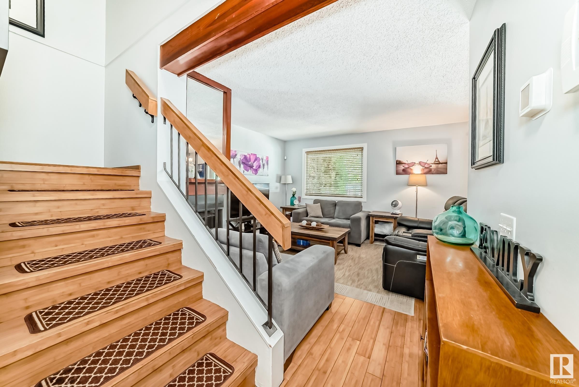 












33 GRANDIN WOODS

,
St. Albert,




AB
T8N 2Y4

