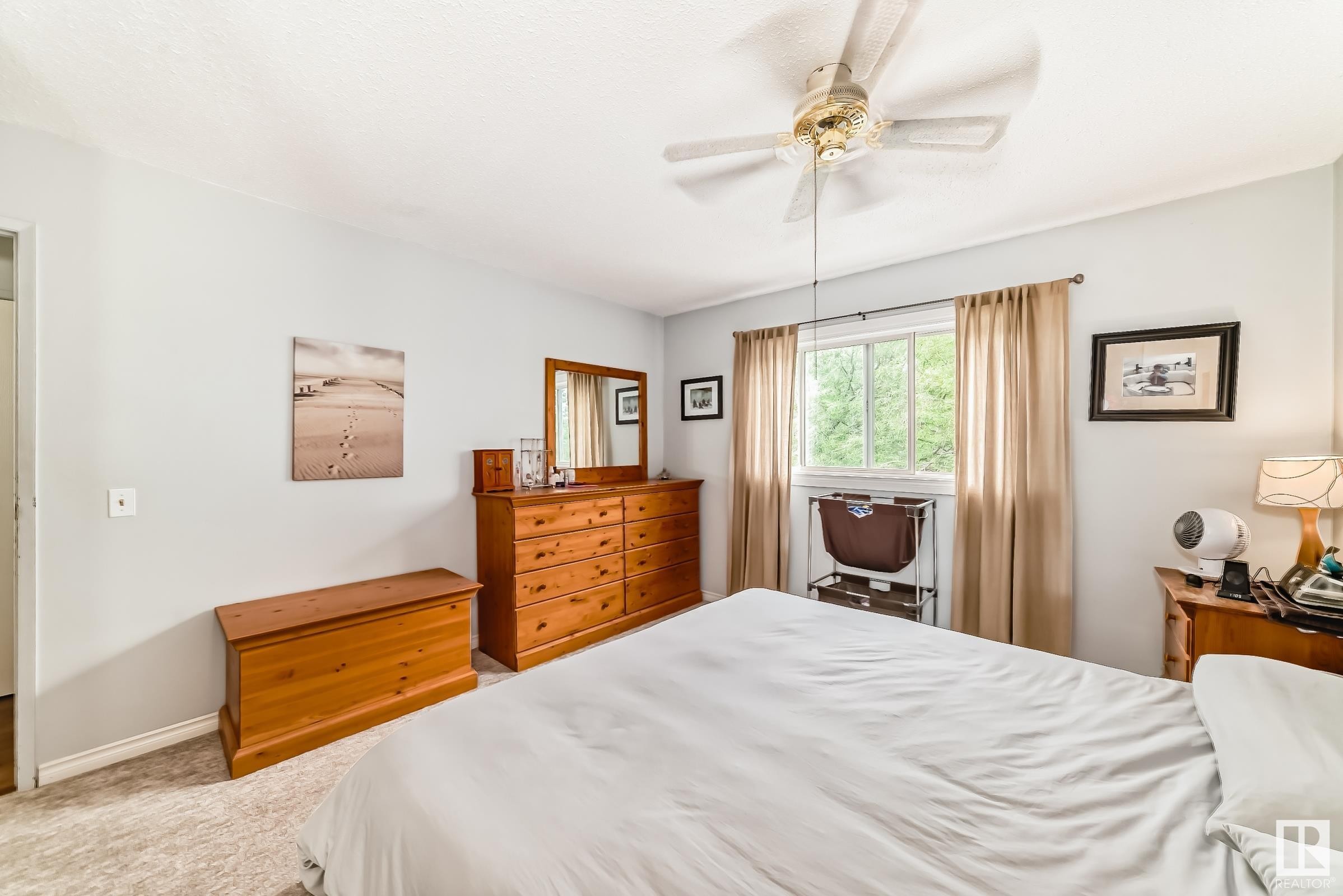 












33 GRANDIN WOODS

,
St. Albert,




AB
T8N 2Y4

