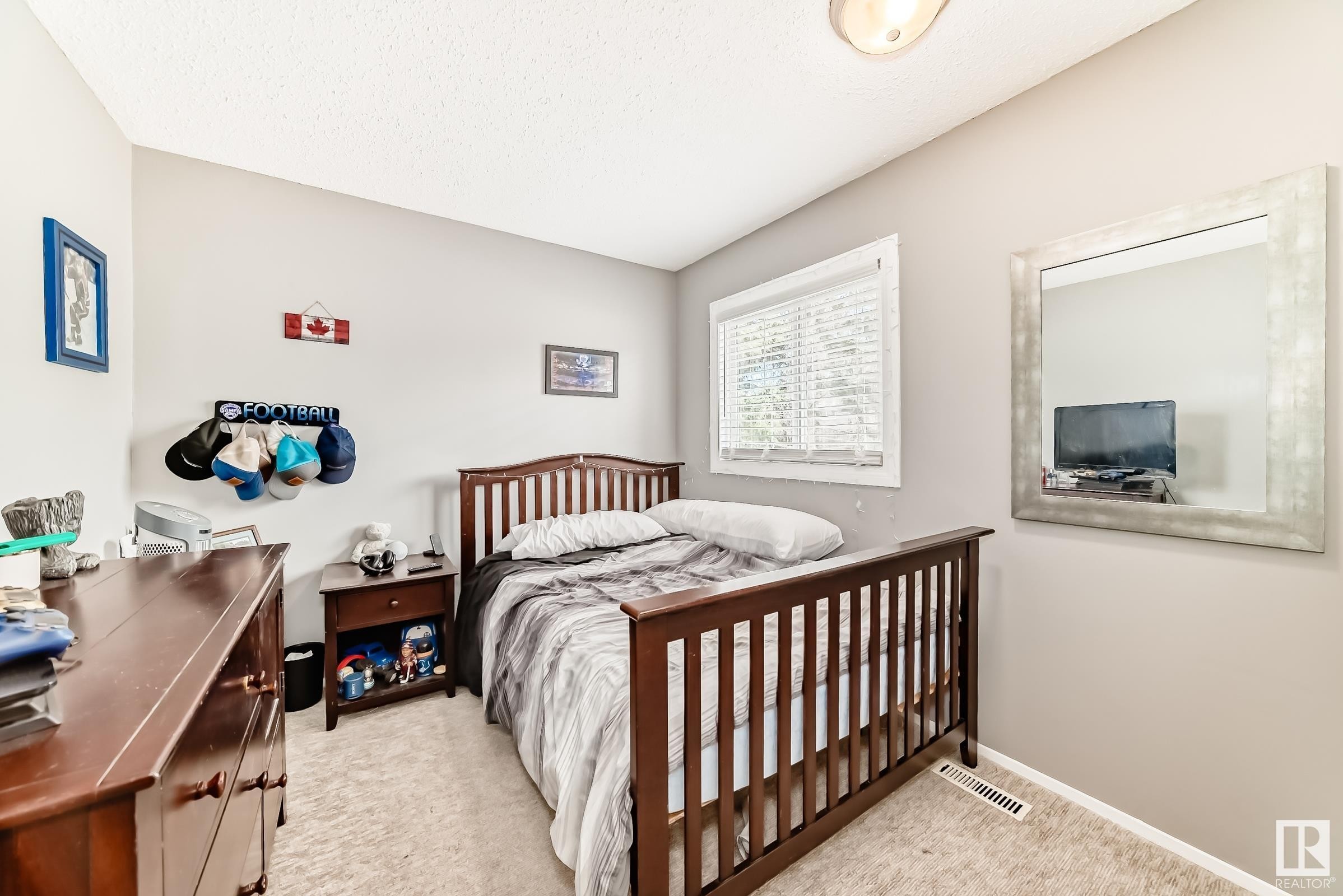 












33 GRANDIN WOODS

,
St. Albert,




AB
T8N 2Y4

