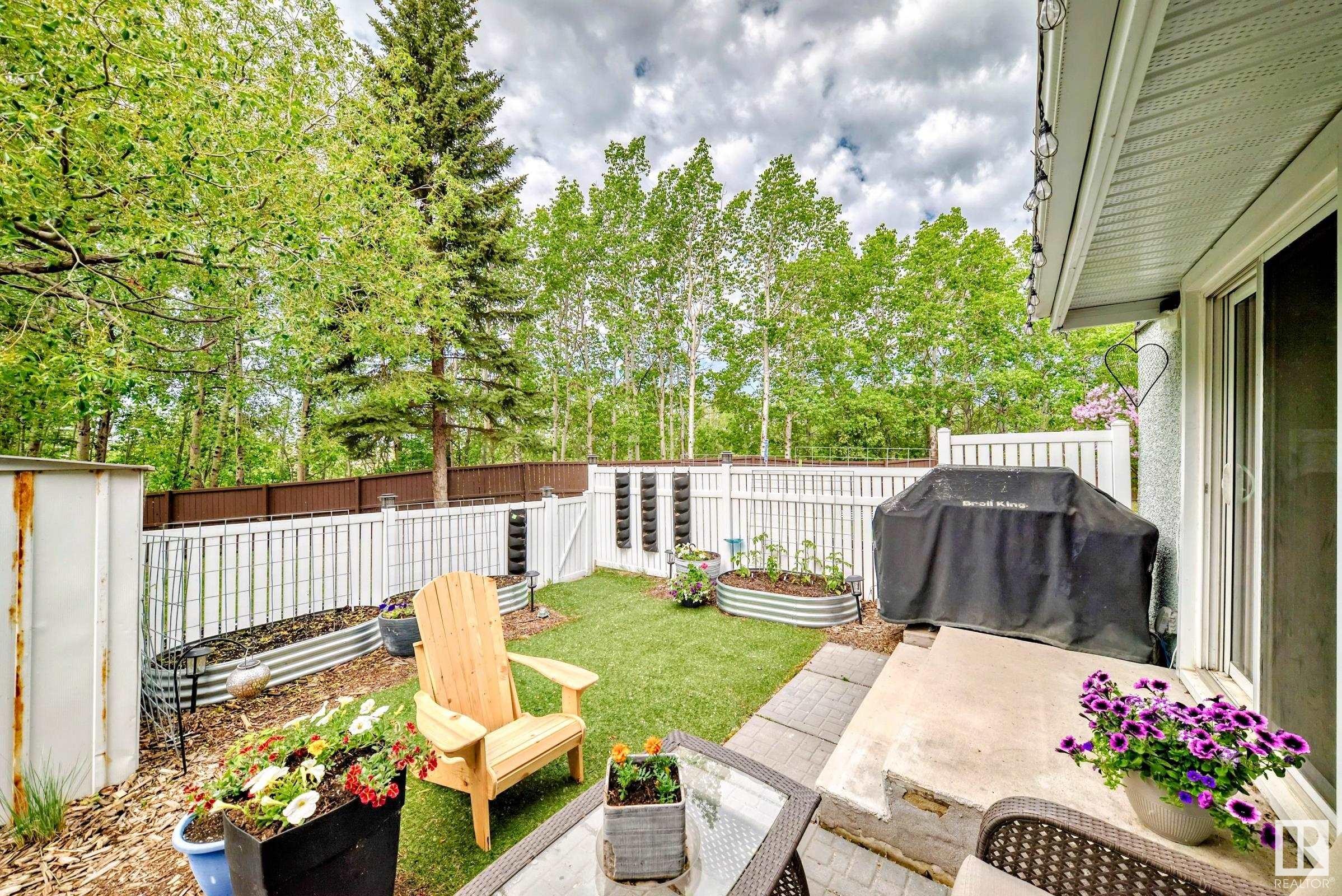 












33 GRANDIN WOODS

,
St. Albert,




AB
T8N 2Y4

