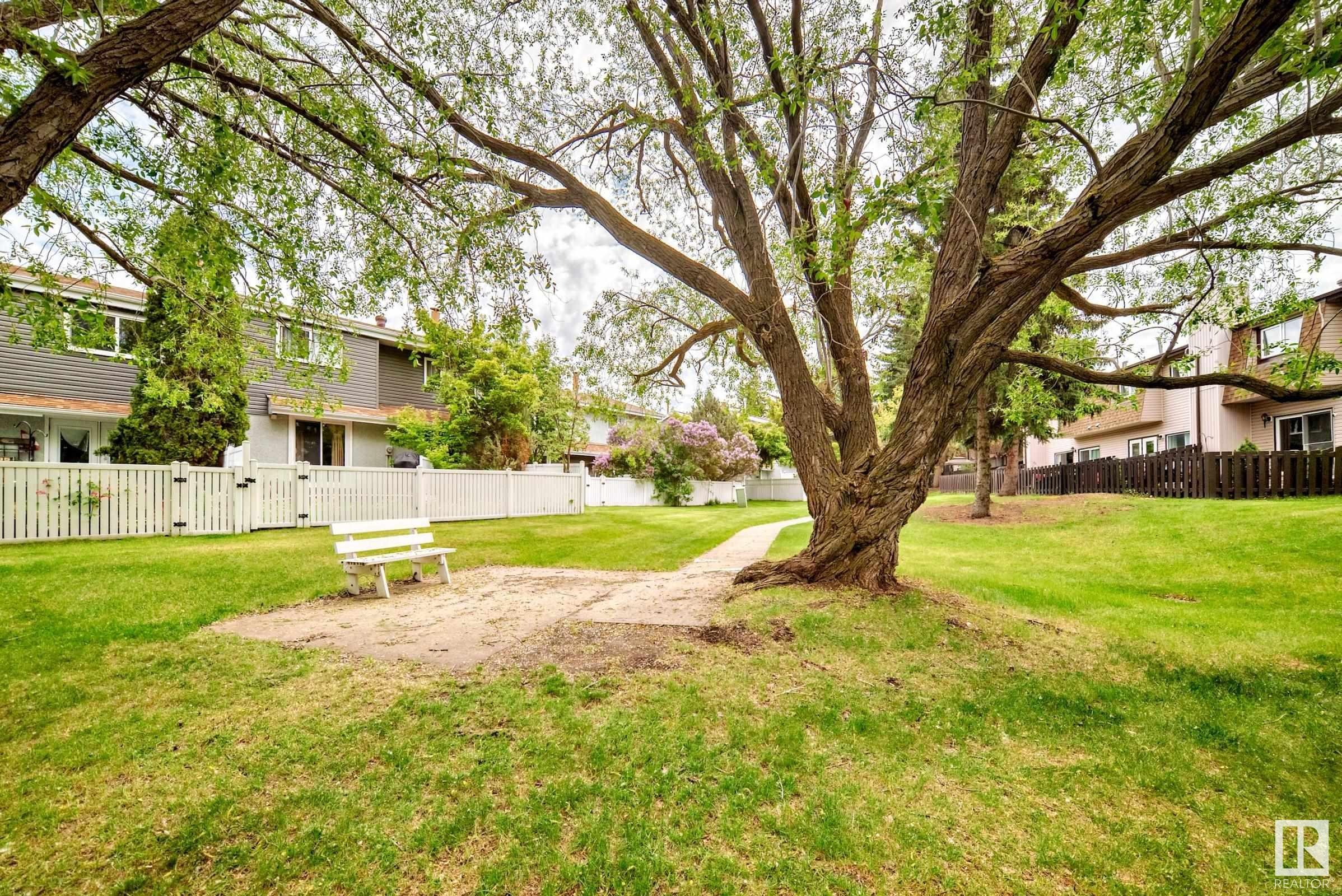 












33 GRANDIN WOODS

,
St. Albert,




AB
T8N 2Y4

