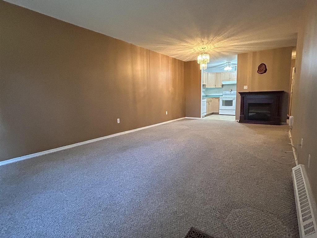 












104 18020 95 Avenue

,
Edmonton,




AB
T5T 6B2

