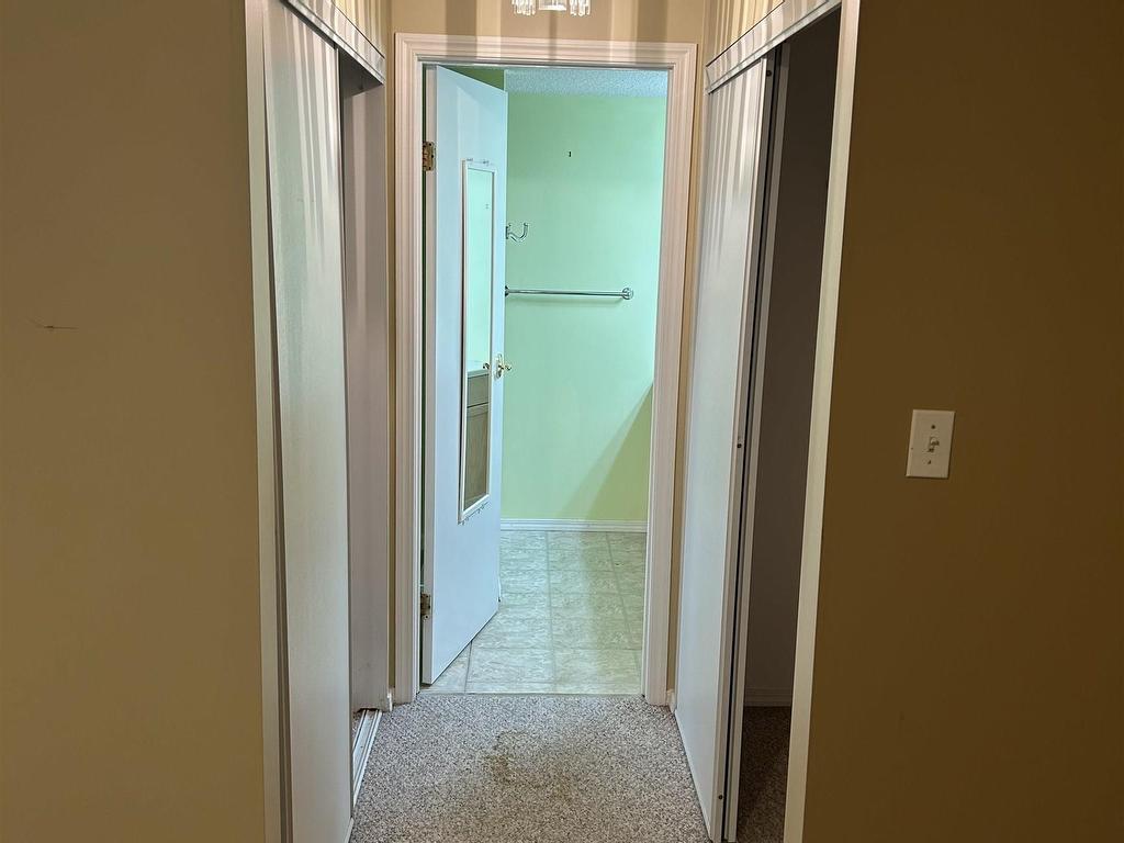 












104 18020 95 Avenue

,
Edmonton,




AB
T5T 6B2

