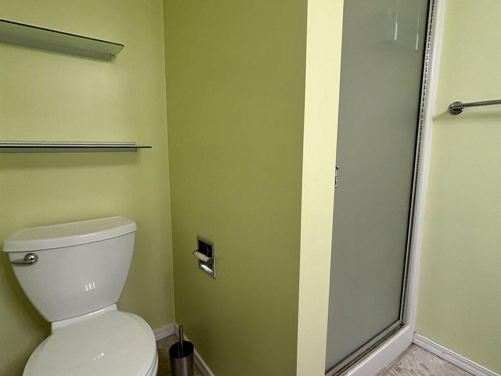 












104 18020 95 Avenue

,
Edmonton,




AB
T5T 6B2

