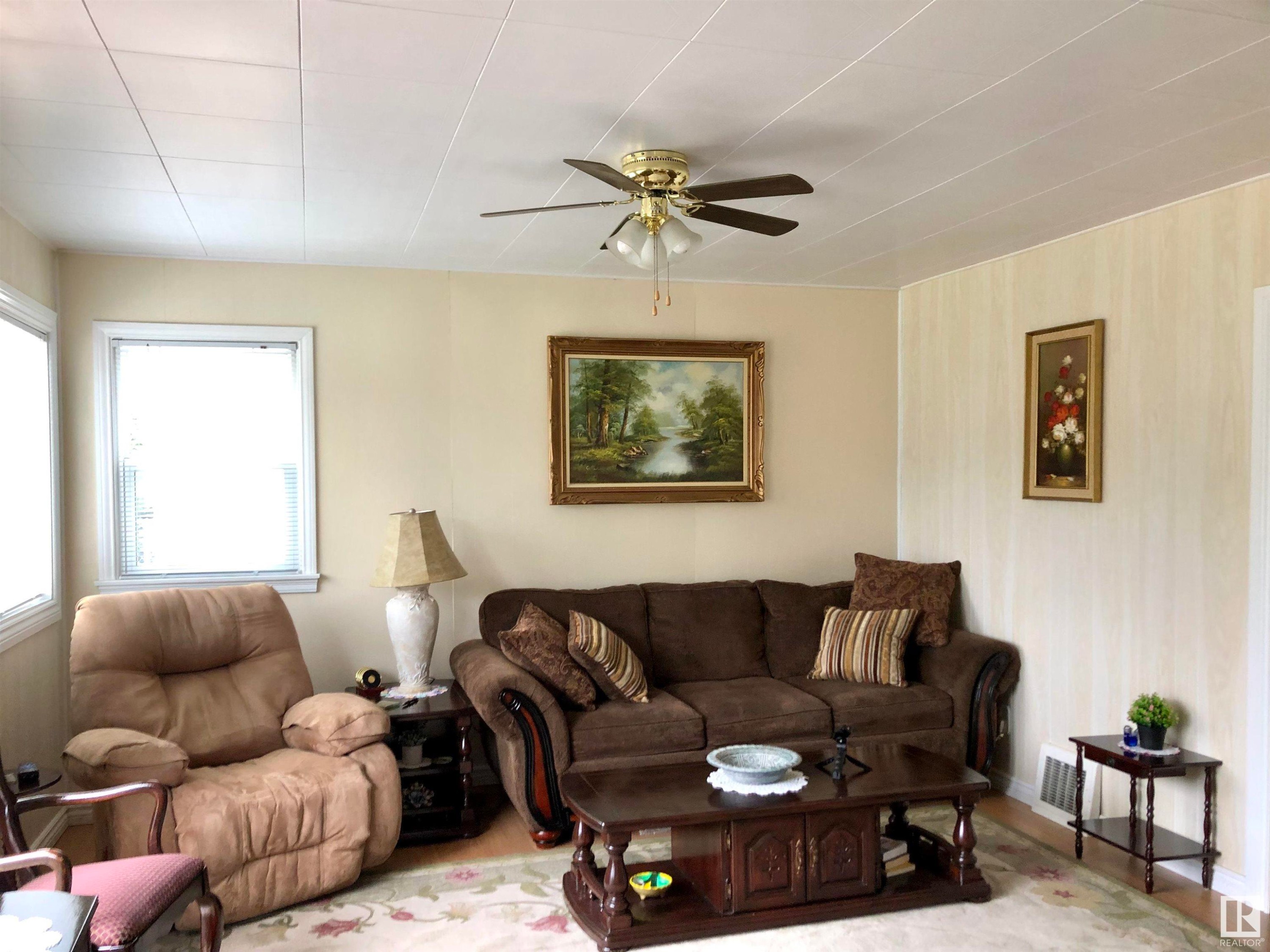












5084 4 Street

,
Rural Lac Ste. Anne County,







AB
T0E 1V0

