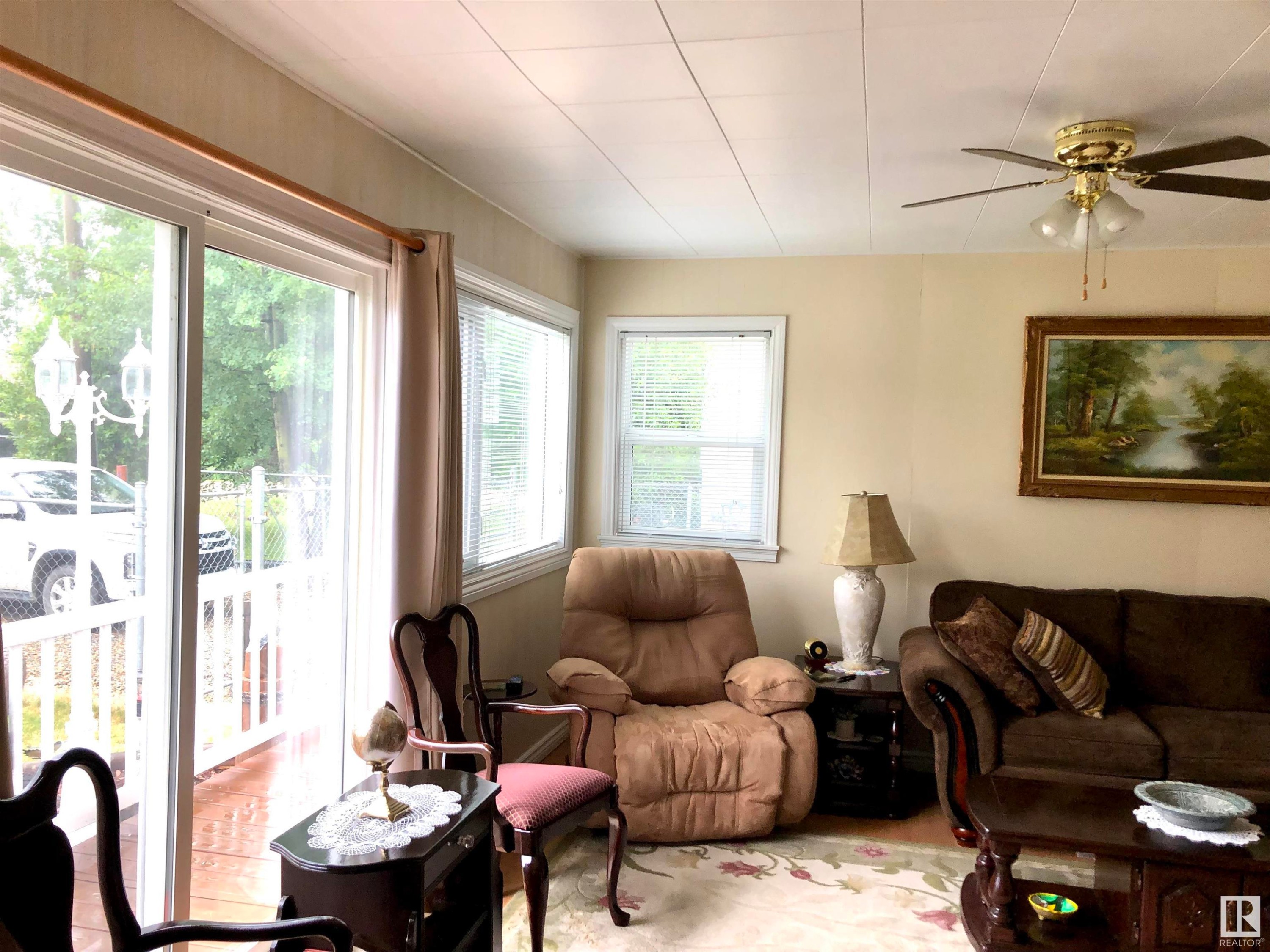 












5084 4 Street

,
Rural Lac Ste. Anne County,







AB
T0E 1V0

