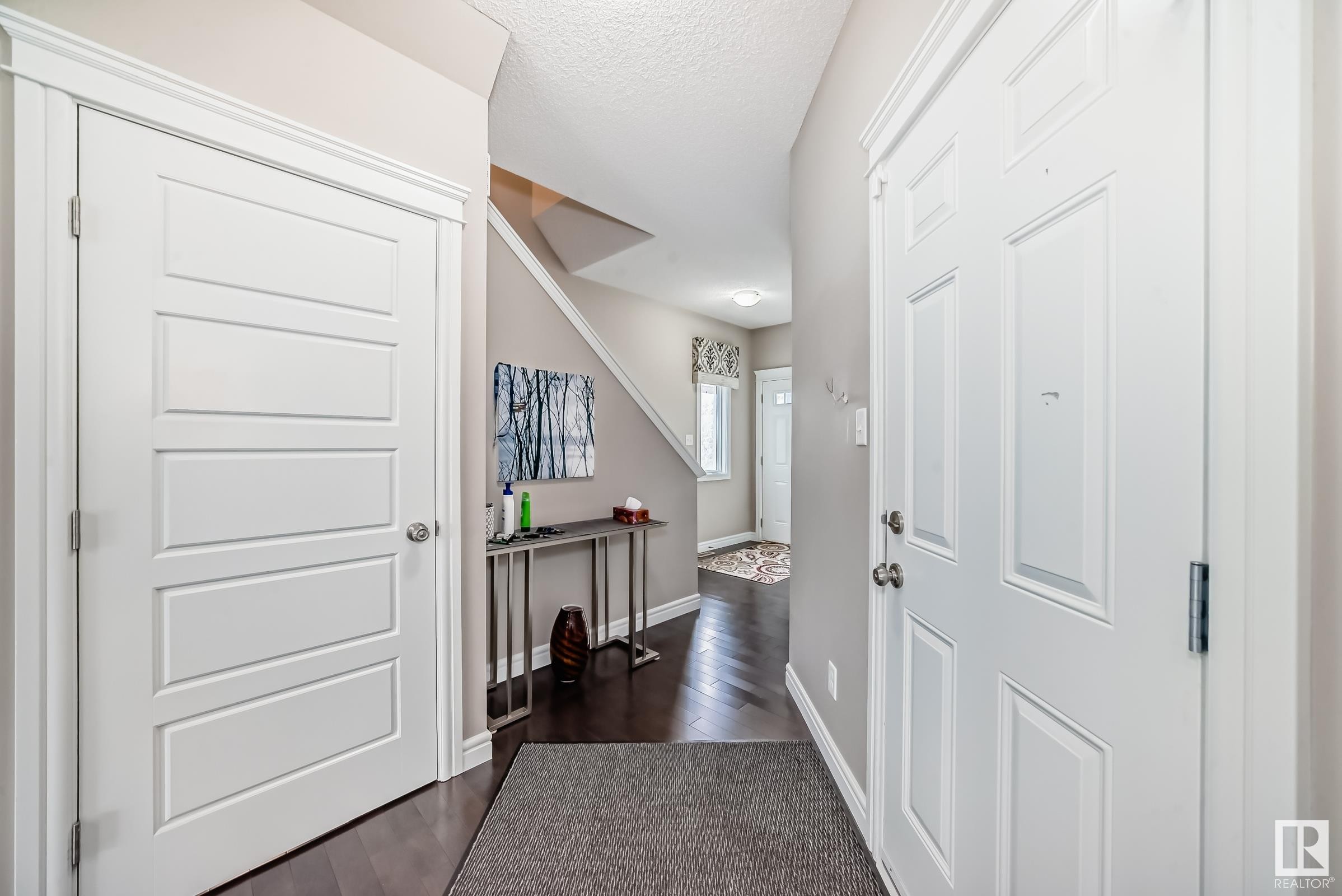 












1453 33A Street

,
Edmonton,




AB
T6T 0V3

