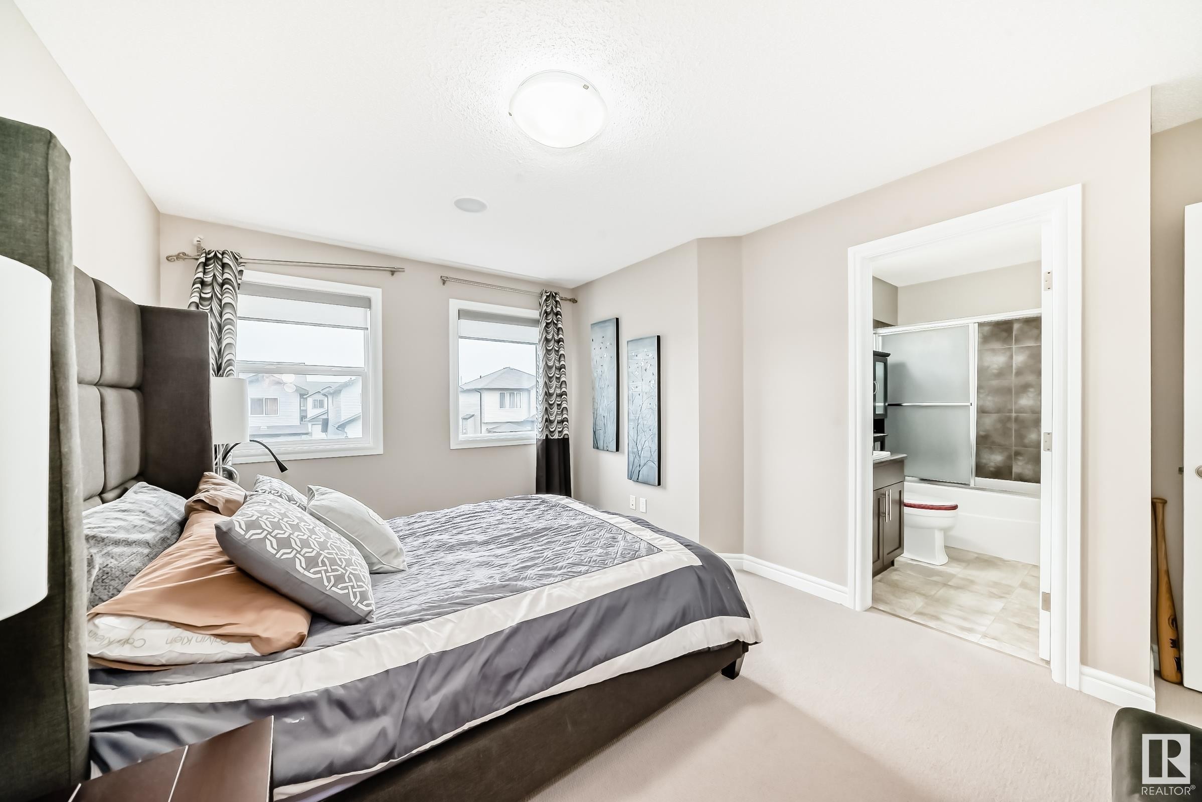 












1453 33A Street

,
Edmonton,




AB
T6T 0V3


