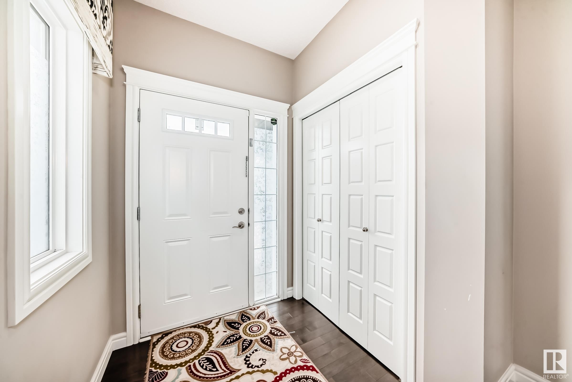 












1453 33A Street

,
Edmonton,




AB
T6T 0V3

