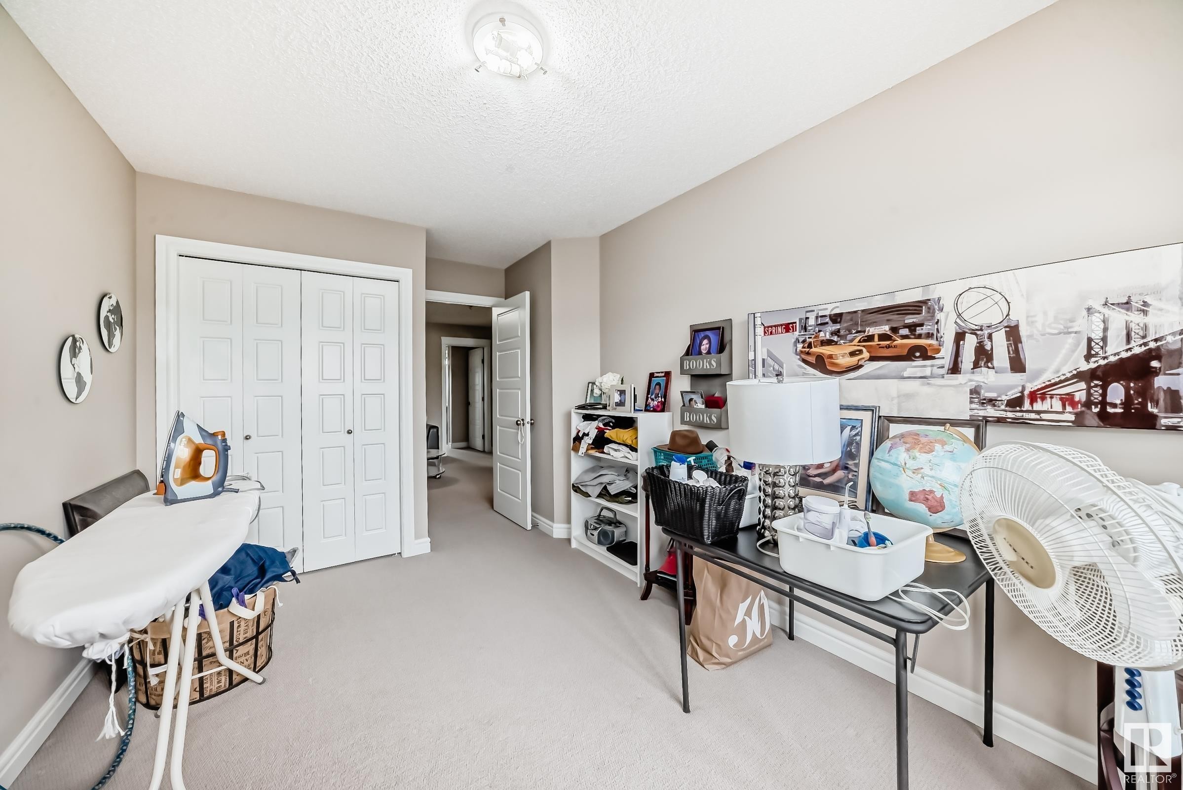 












1453 33A Street

,
Edmonton,




AB
T6T 0V3

