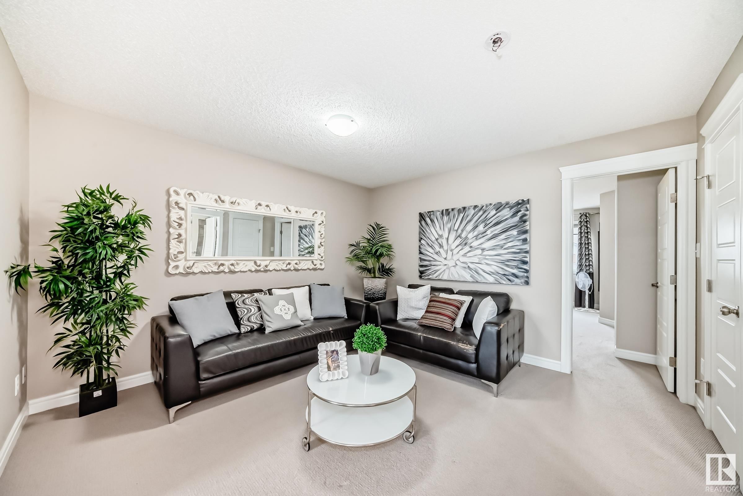 












1453 33A Street

,
Edmonton,




AB
T6T 0V3

