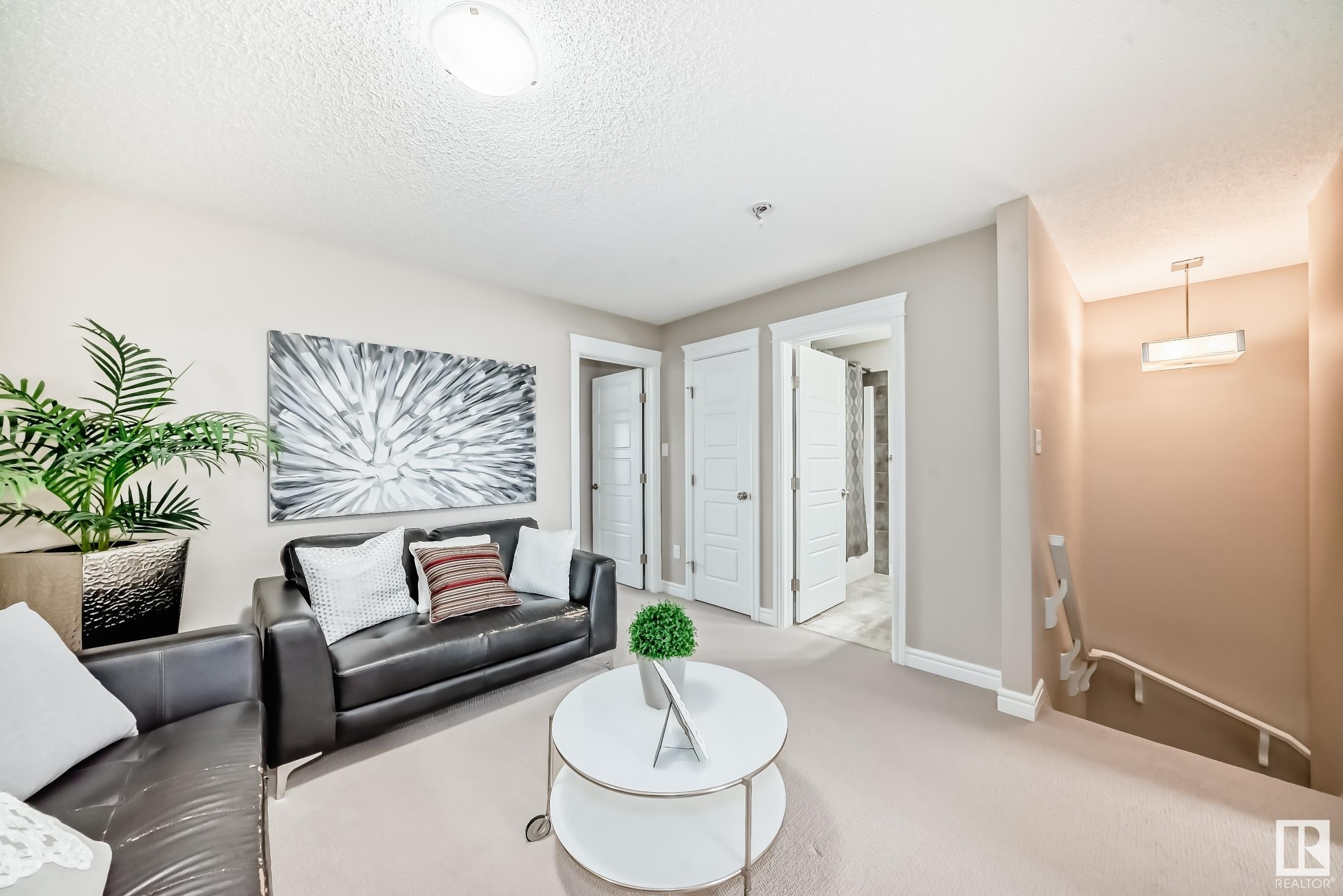 












1453 33A Street

,
Edmonton,




AB
T6T 0V3


