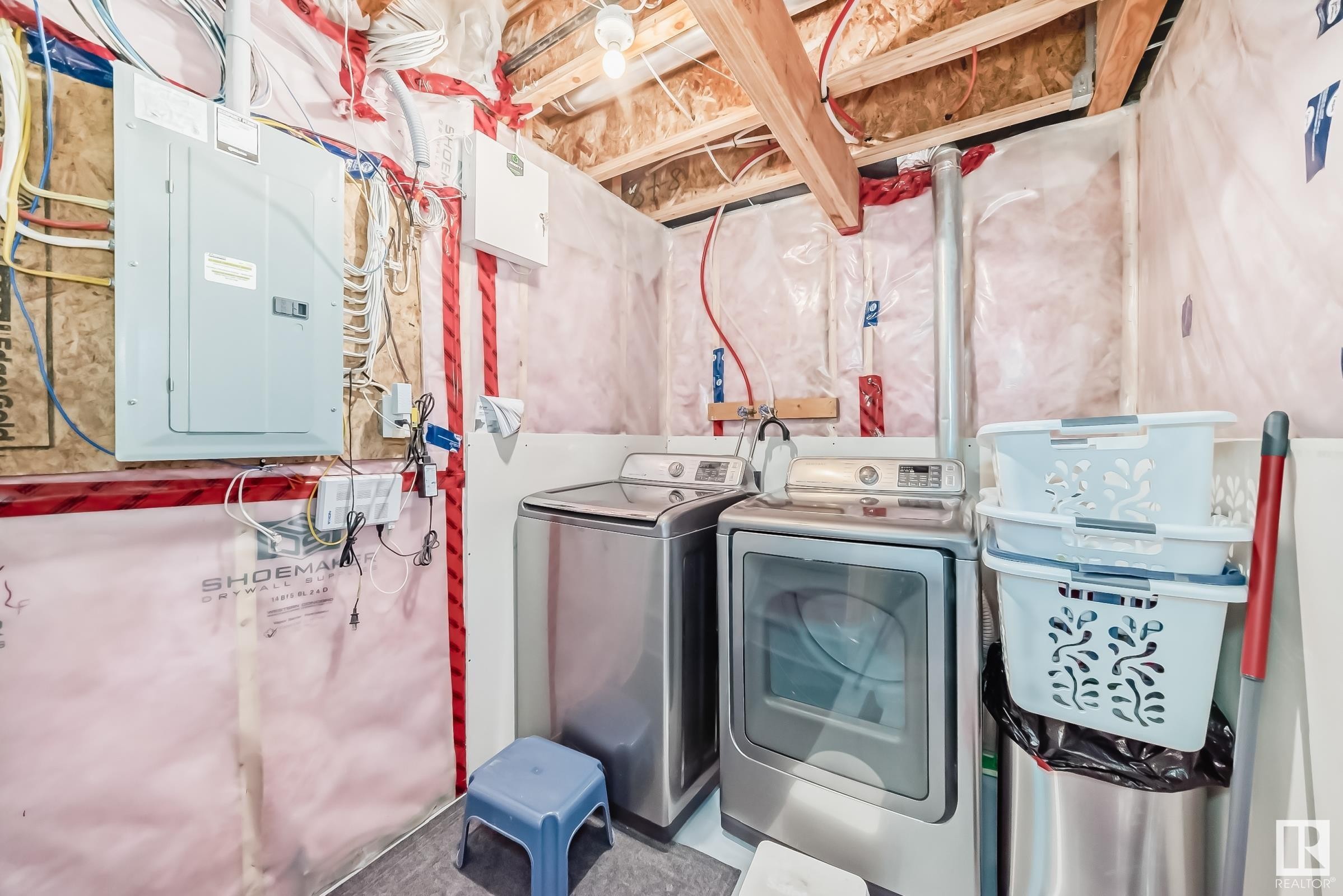












1453 33A Street

,
Edmonton,




AB
T6T 0V3

