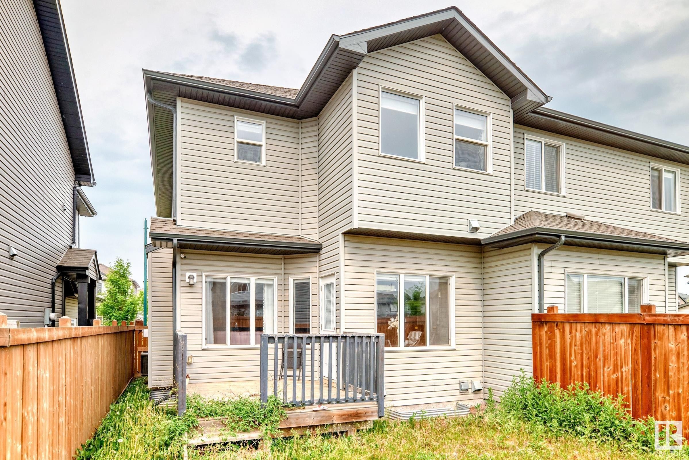 












1453 33A Street

,
Edmonton,




AB
T6T 0V3

