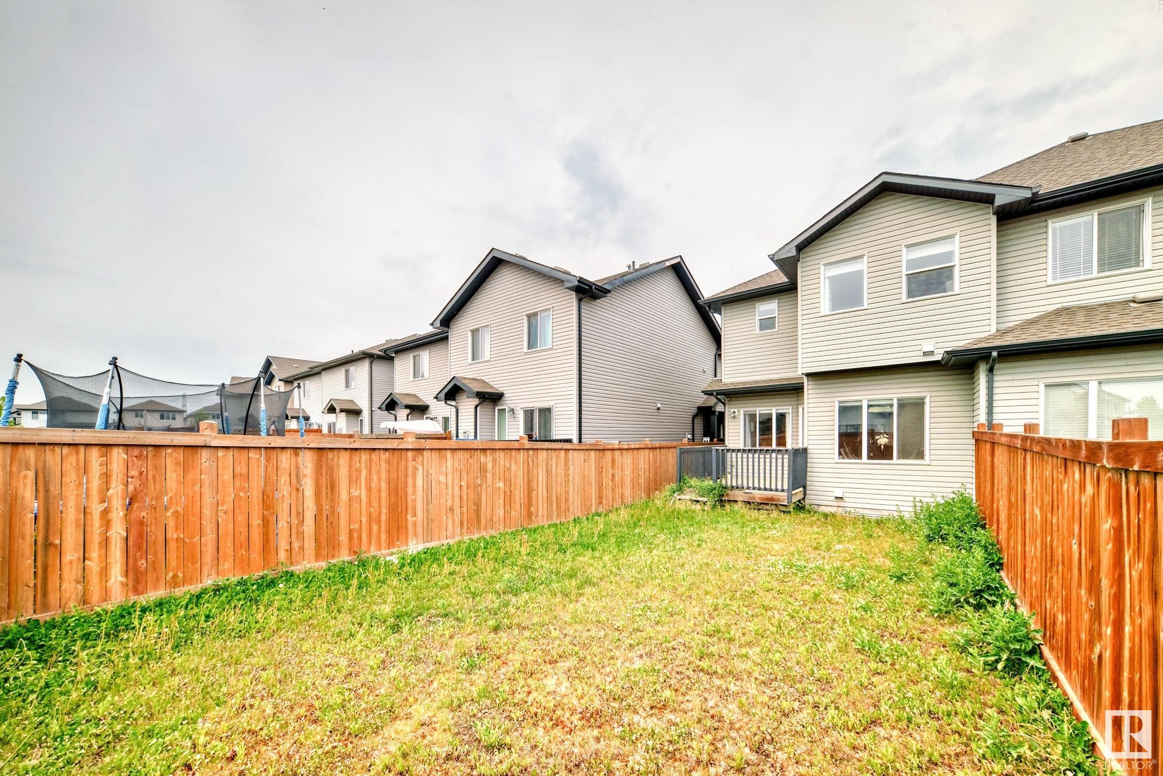 












1453 33A Street

,
Edmonton,




AB
T6T 0V3

