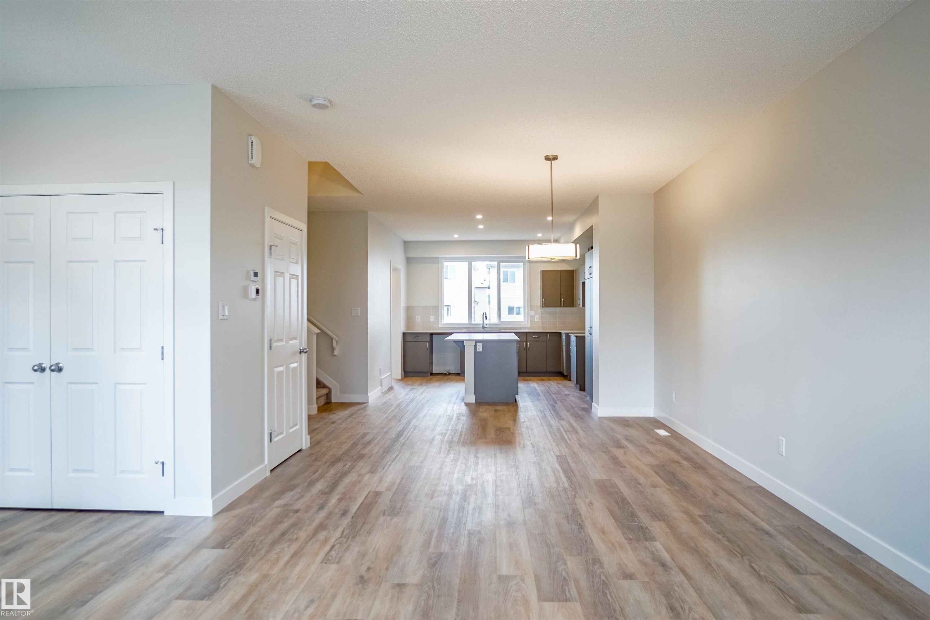 












18136 74 Street

,
Edmonton,




AB
T5Z 0T4

