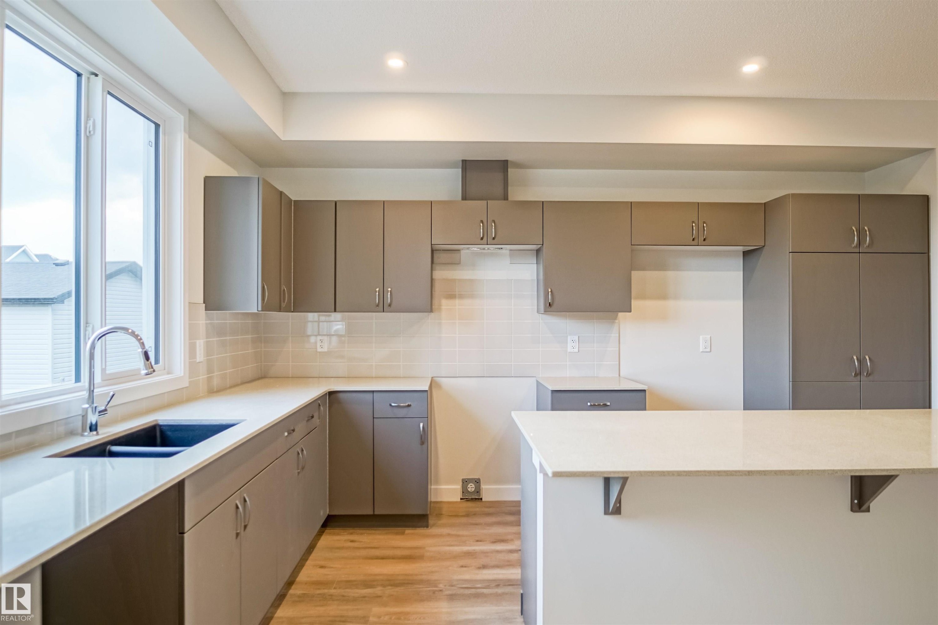 












18136 74 Street

,
Edmonton,




AB
T5Z 0T4

