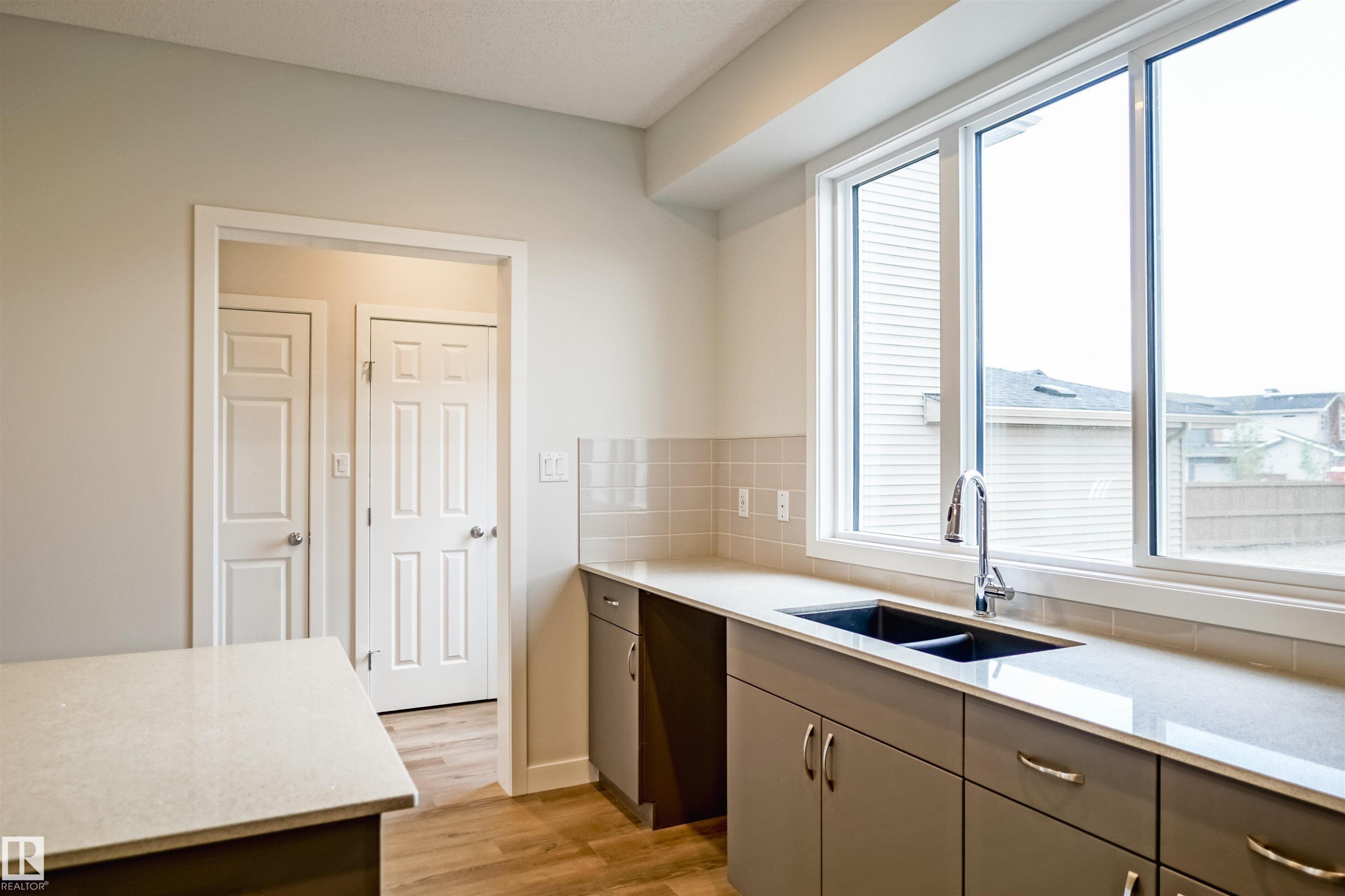 












18136 74 Street

,
Edmonton,




AB
T5Z 0T4


