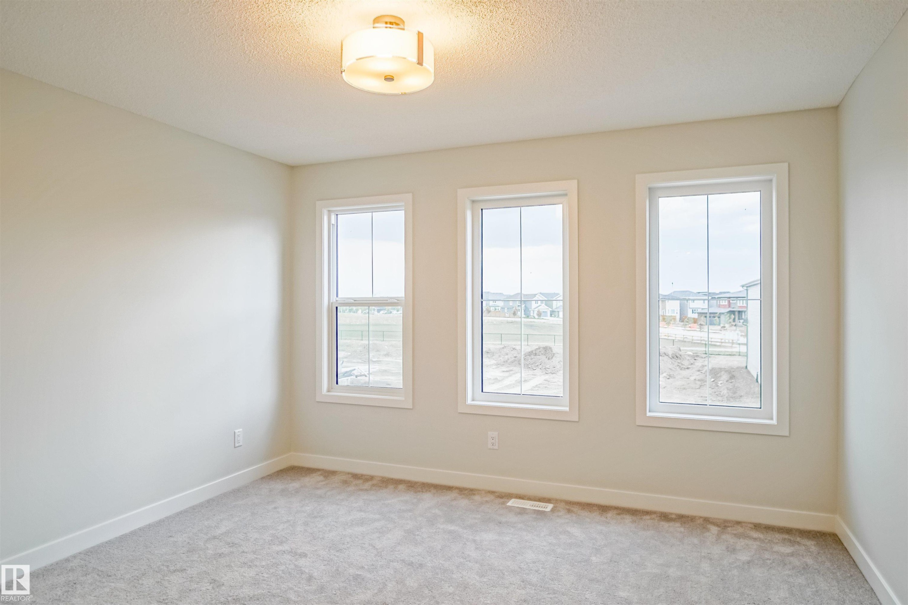 












18136 74 Street

,
Edmonton,




AB
T5Z 0T4

